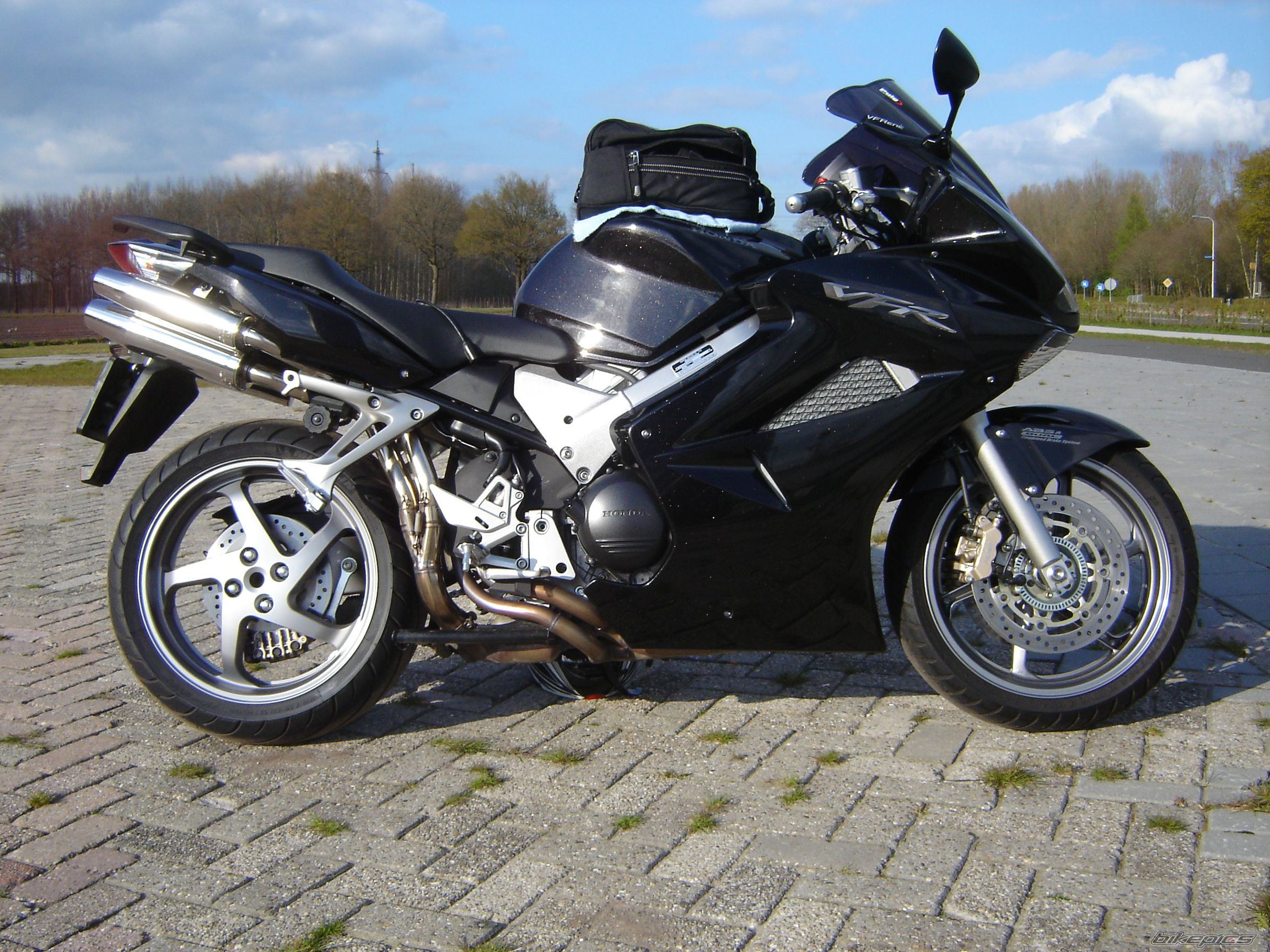 Bike Photo 1970011