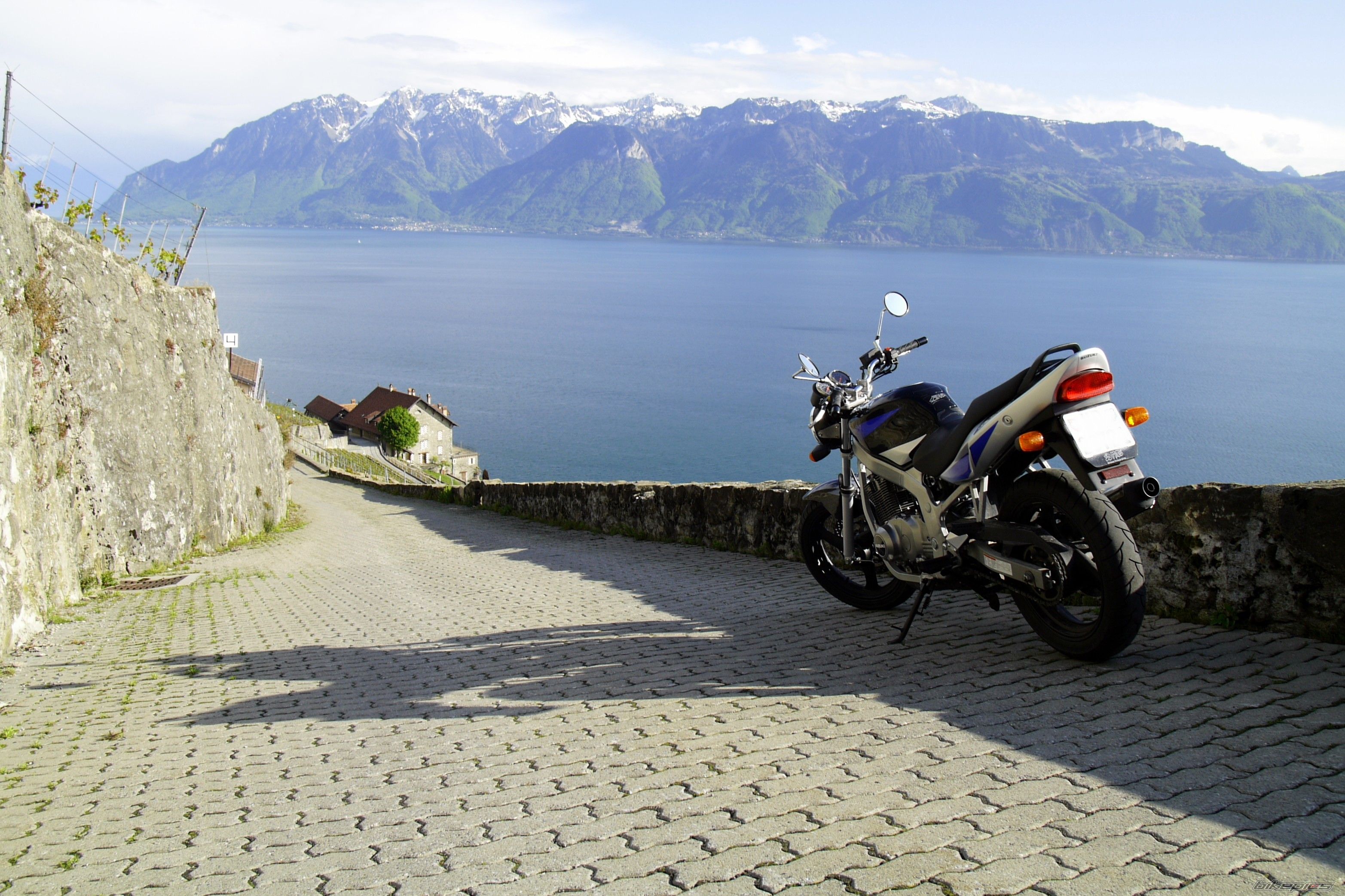 Bike Photo 1972656