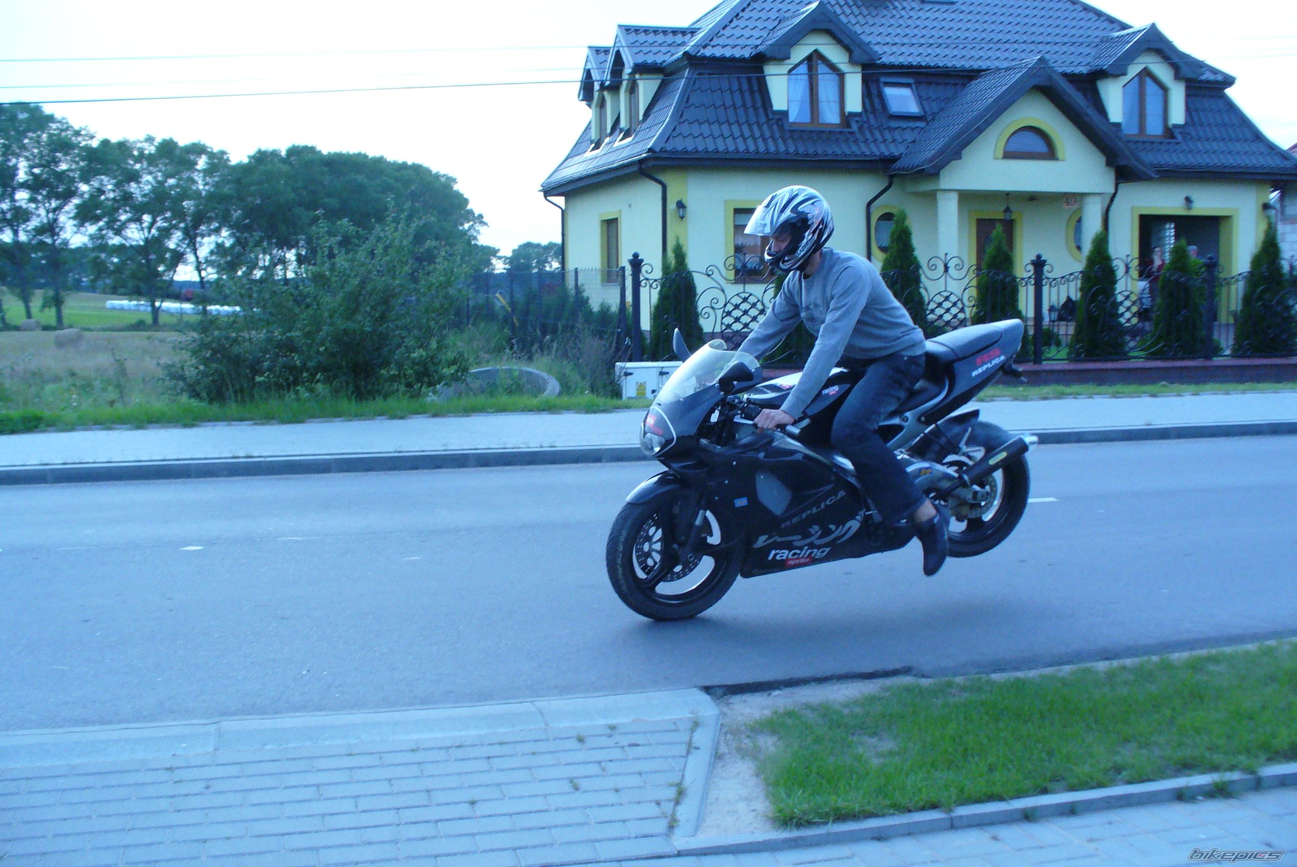 Photo 1973446