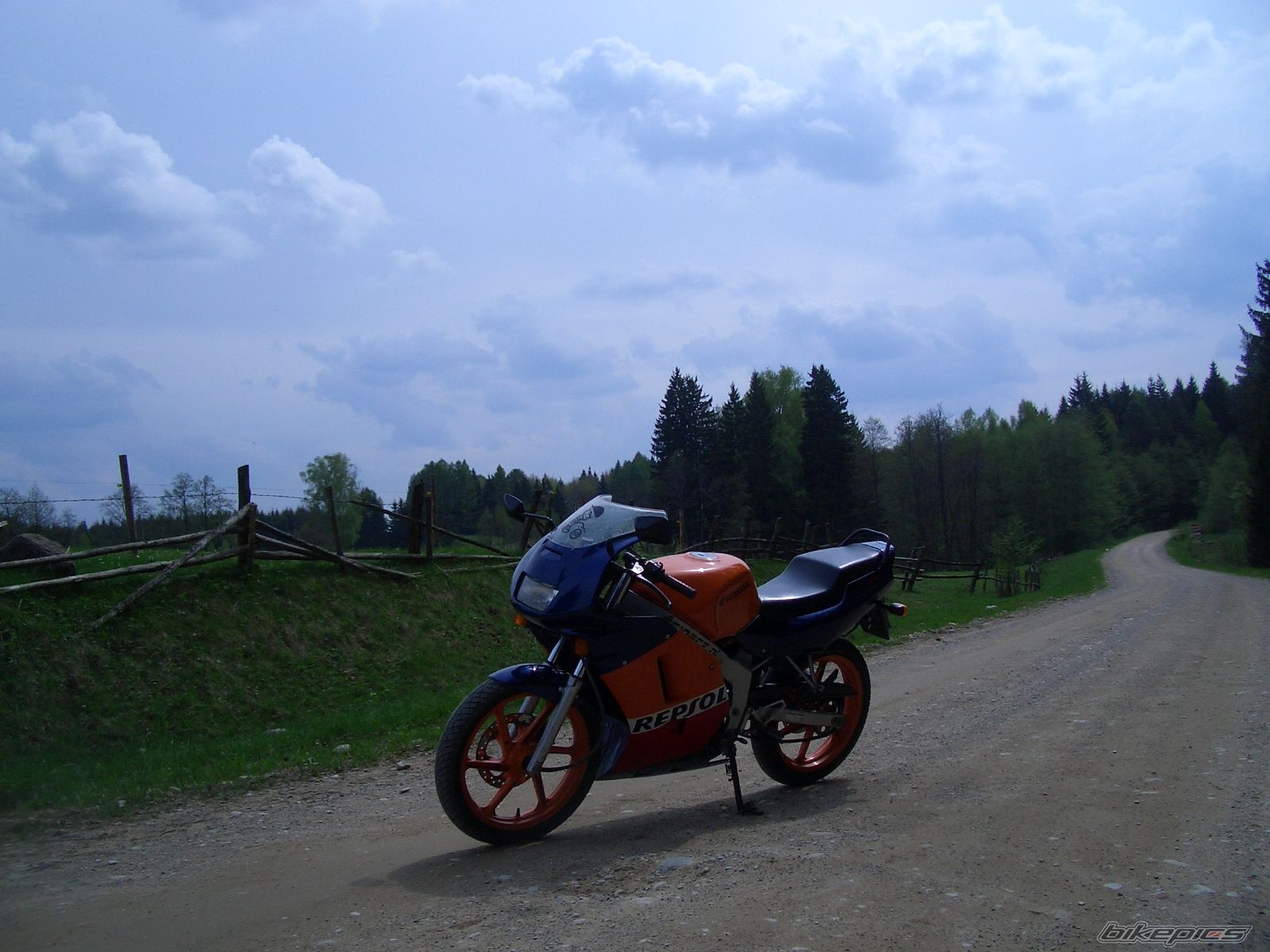 Photo 1974305