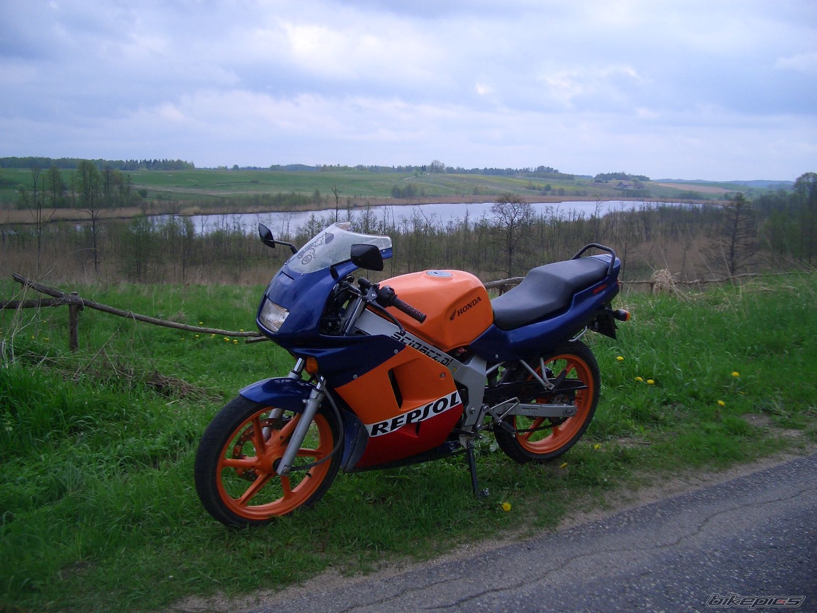 Photo 1974310
