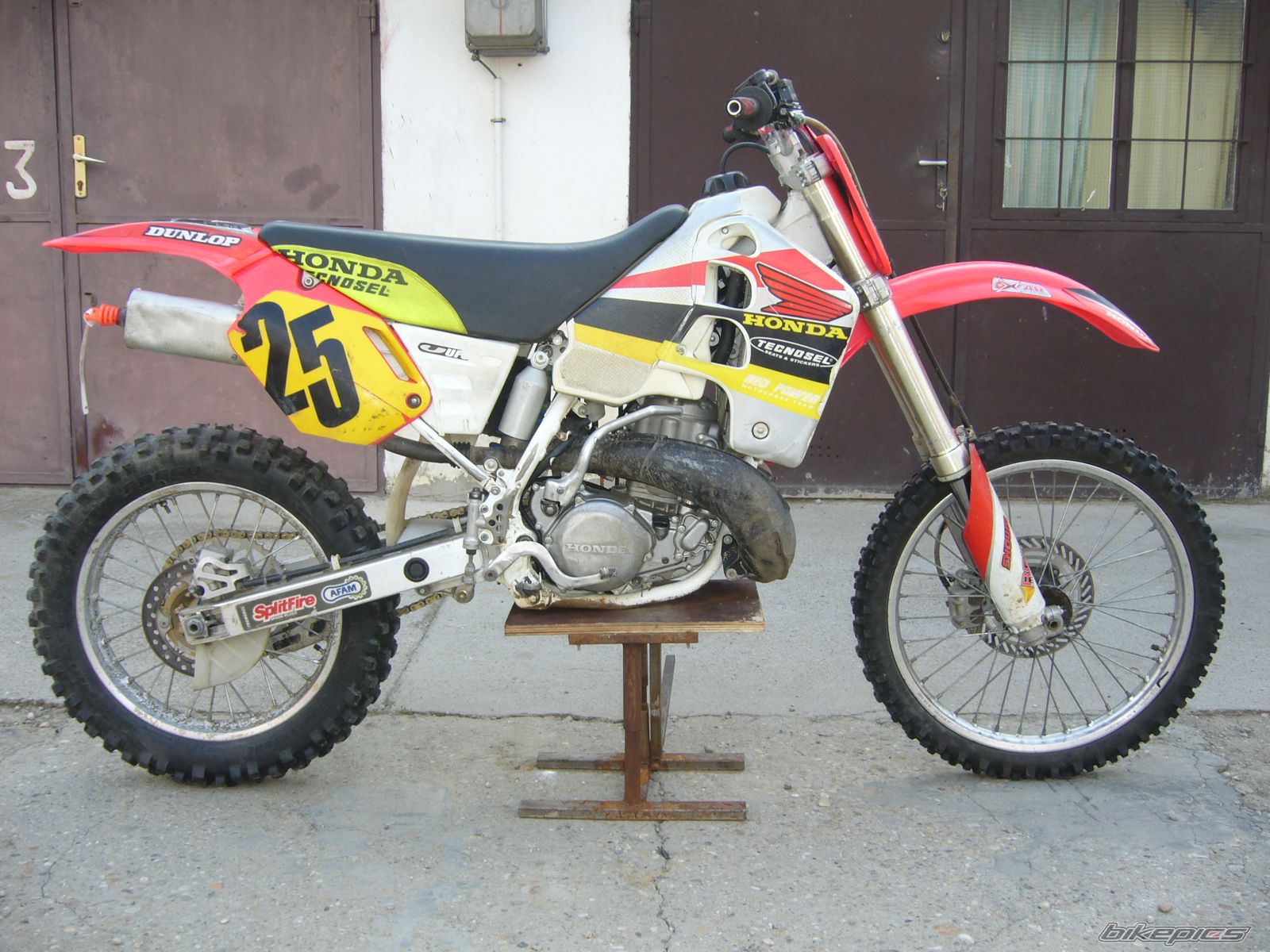 Photo 1974336
