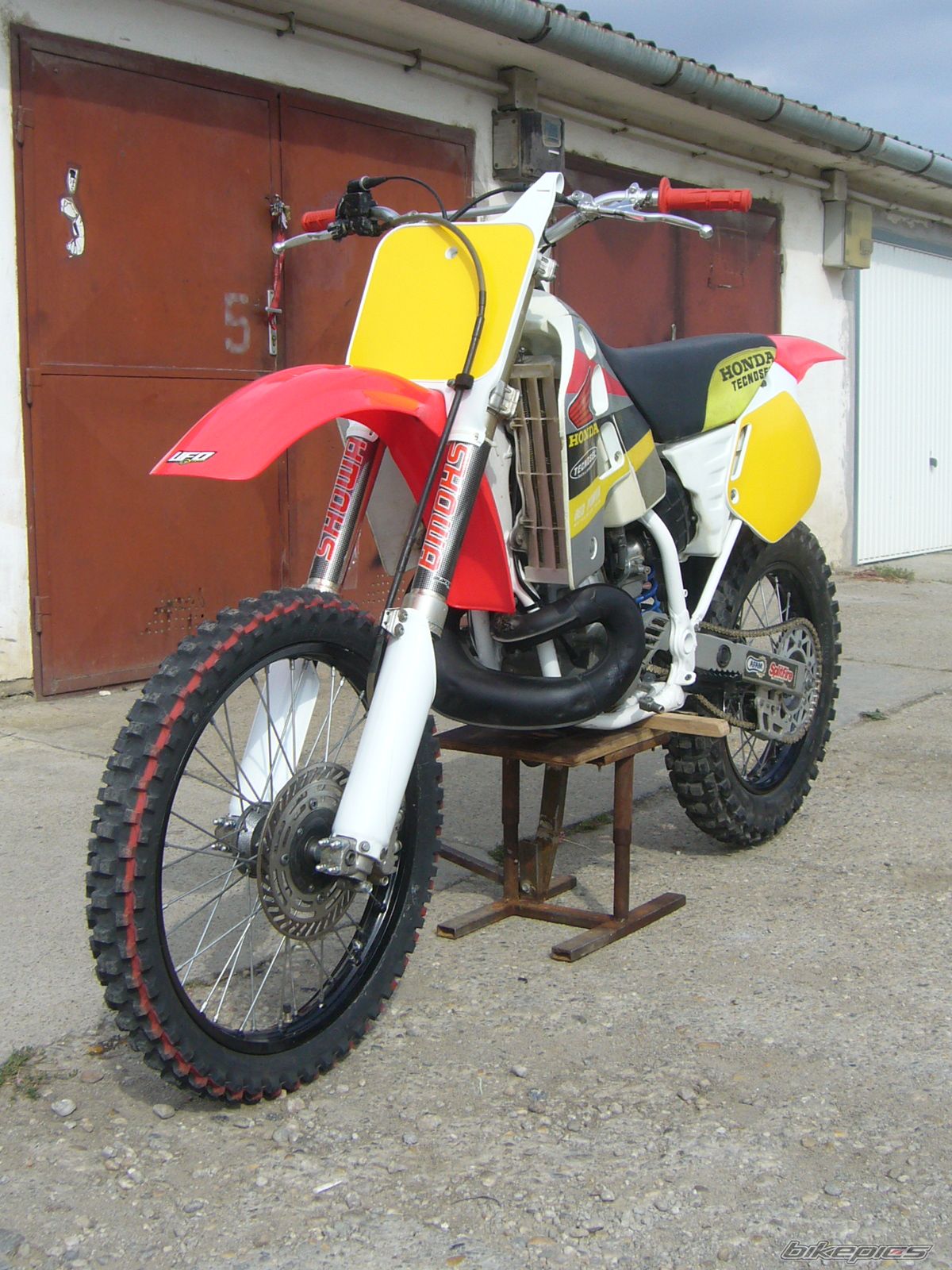Photo 1974353