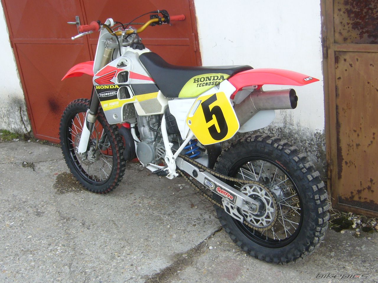 Photo 1974362