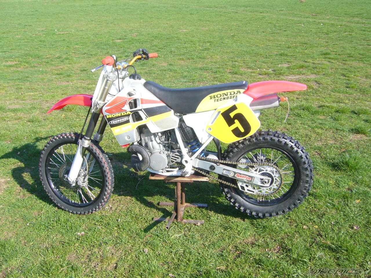 Photo 1974363