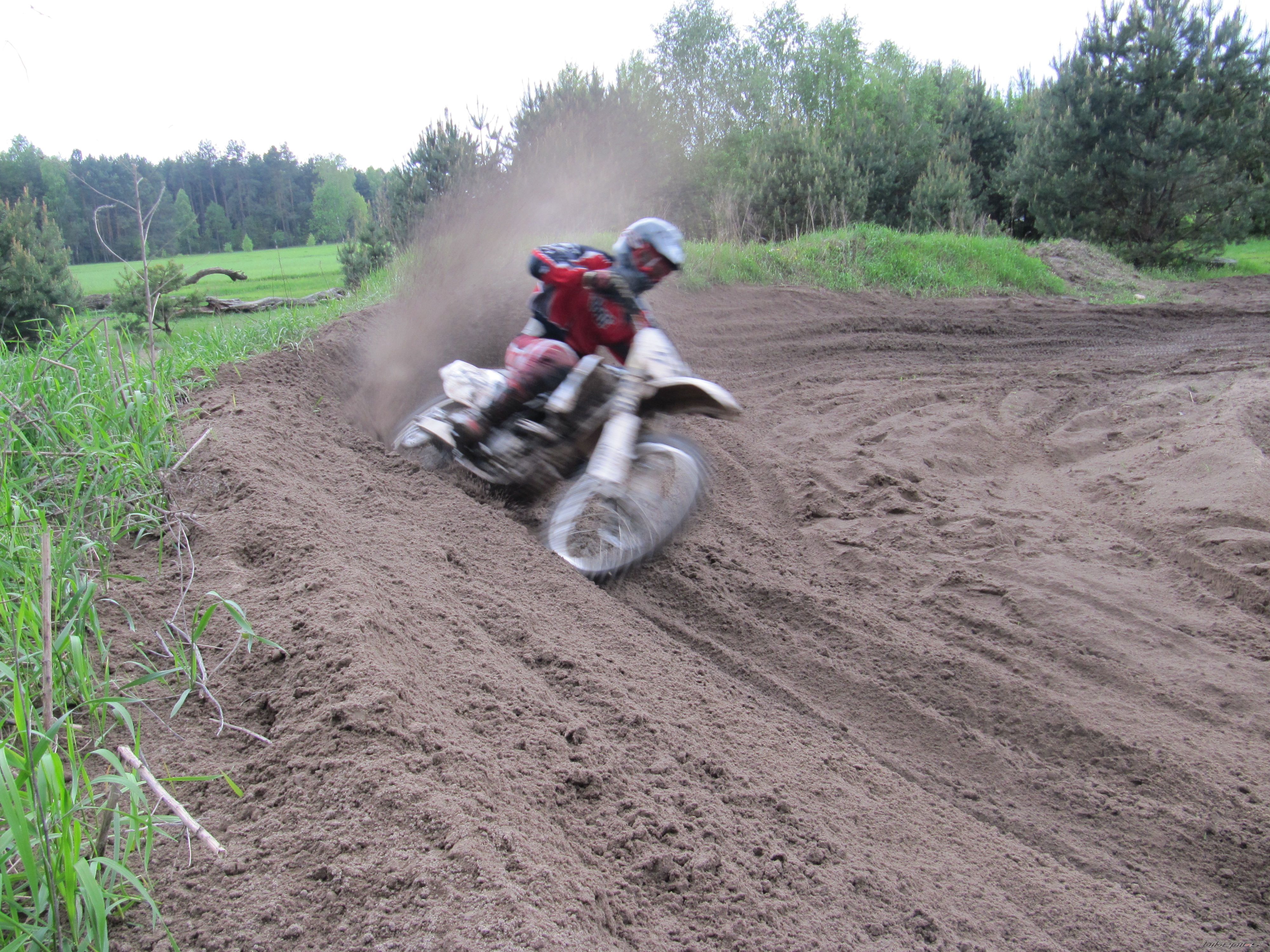 Bike Photo 1975559