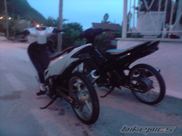 Photo 1975836