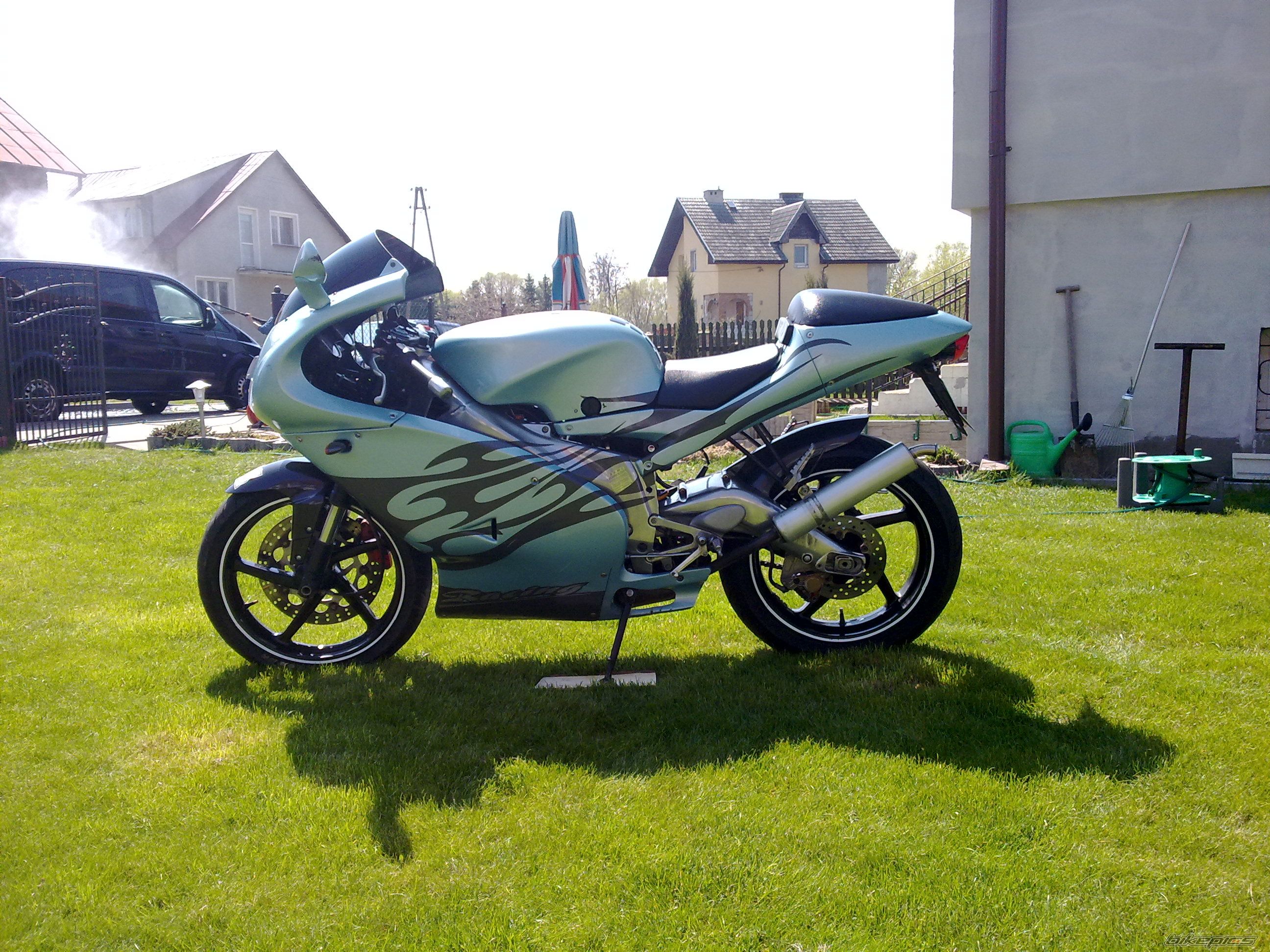 Photo 1975844