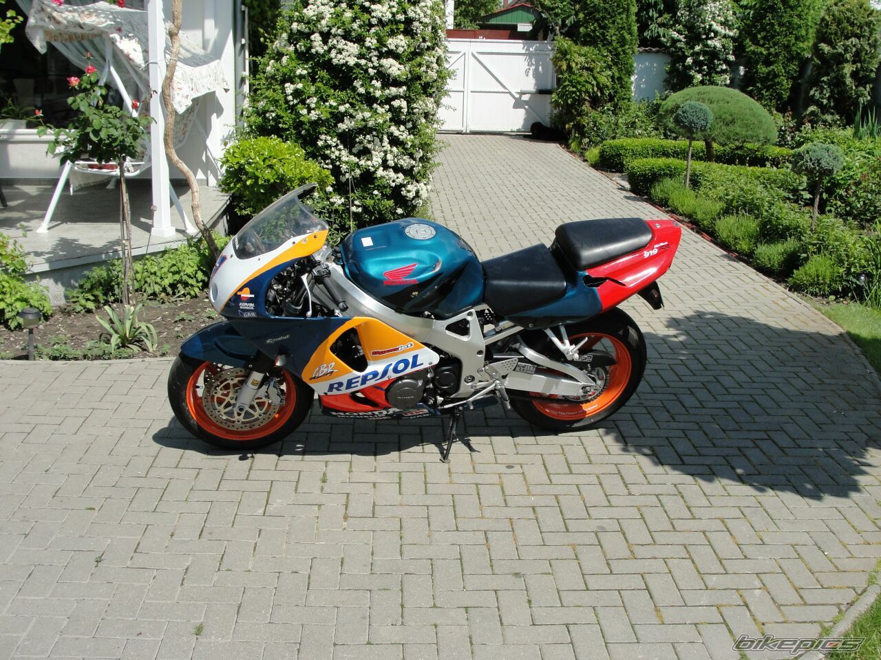 Bike Photo 1975850