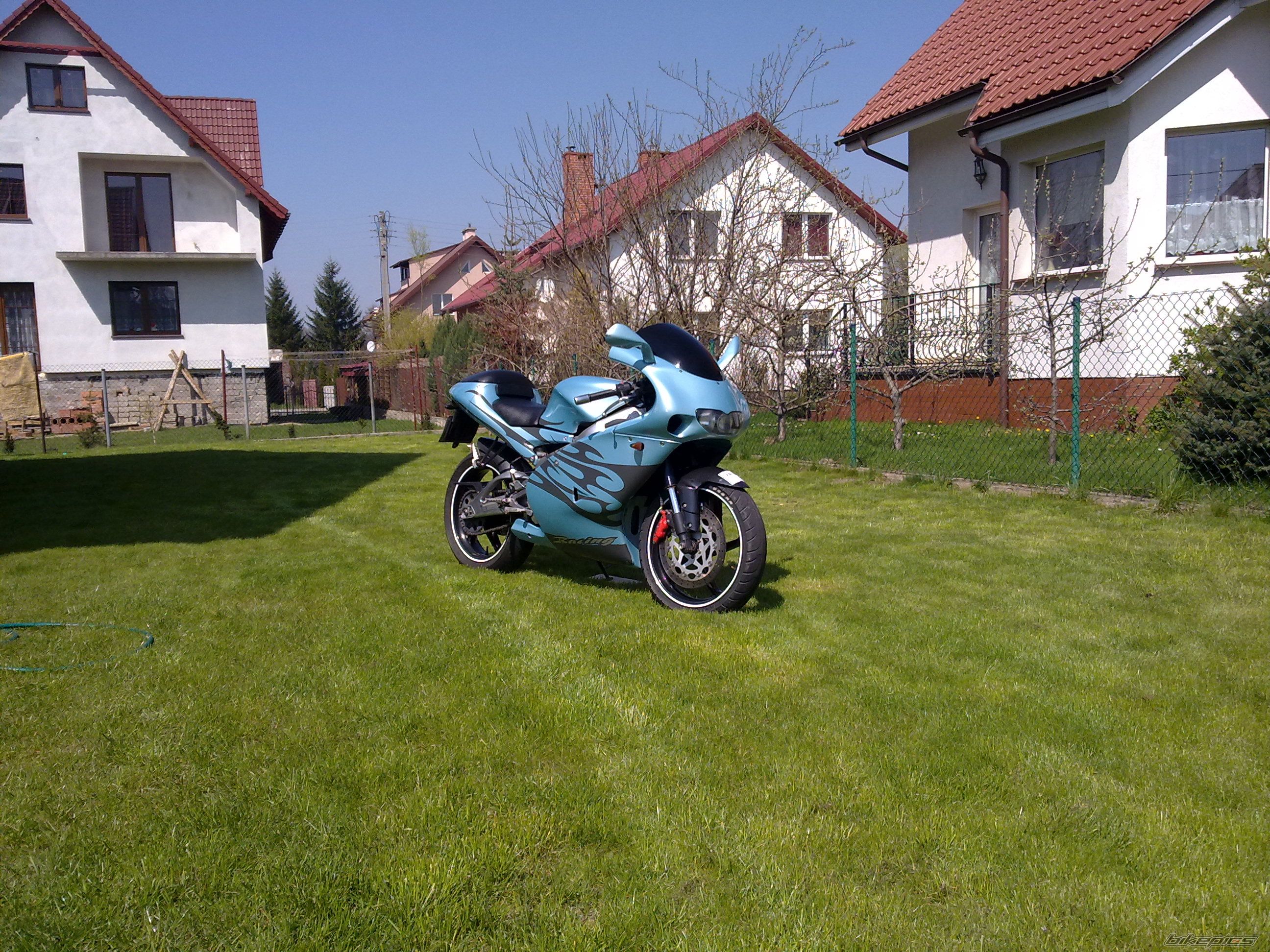 Photo 1975851