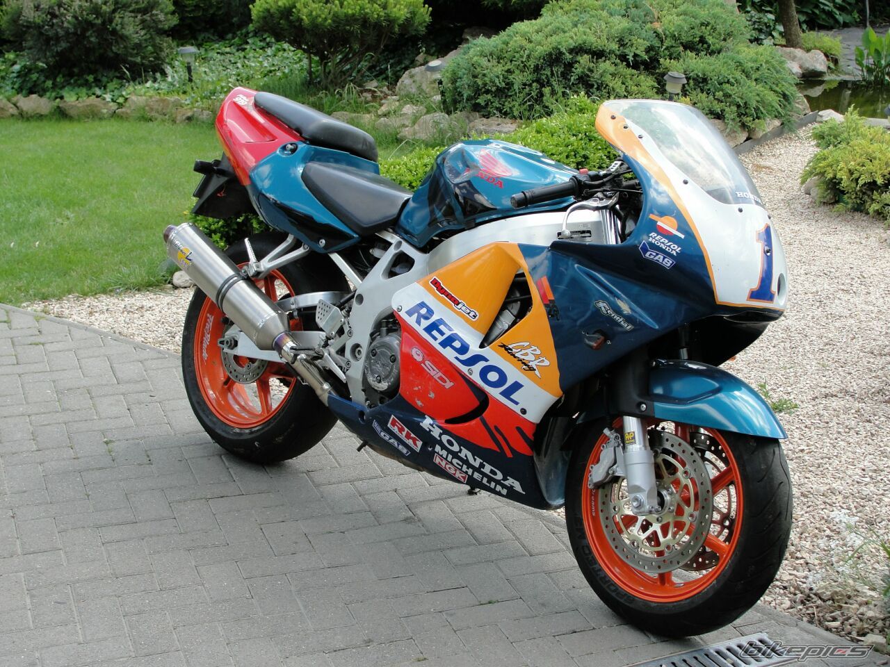 Bike Photo 1975861
