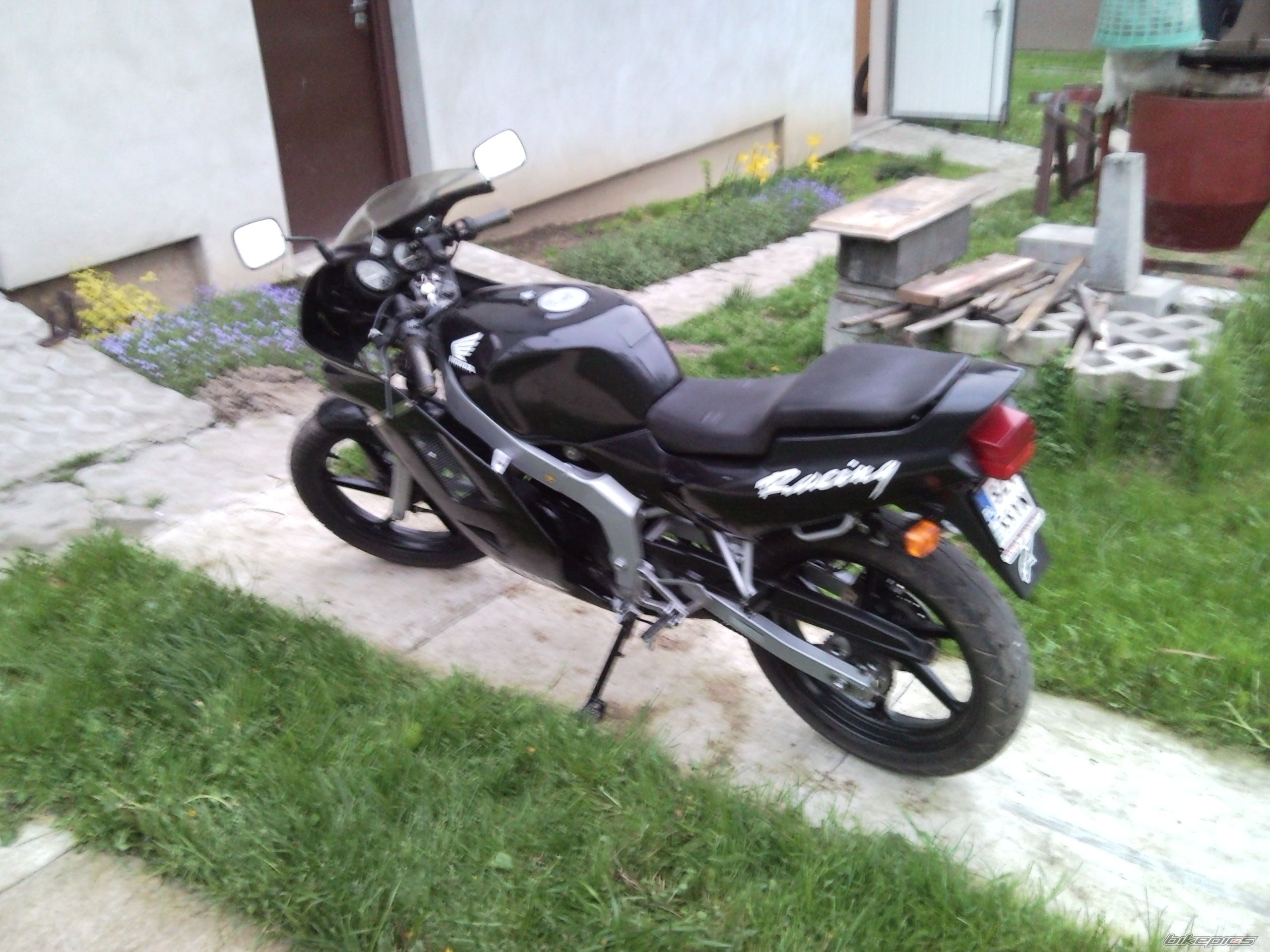 Photo 1975885