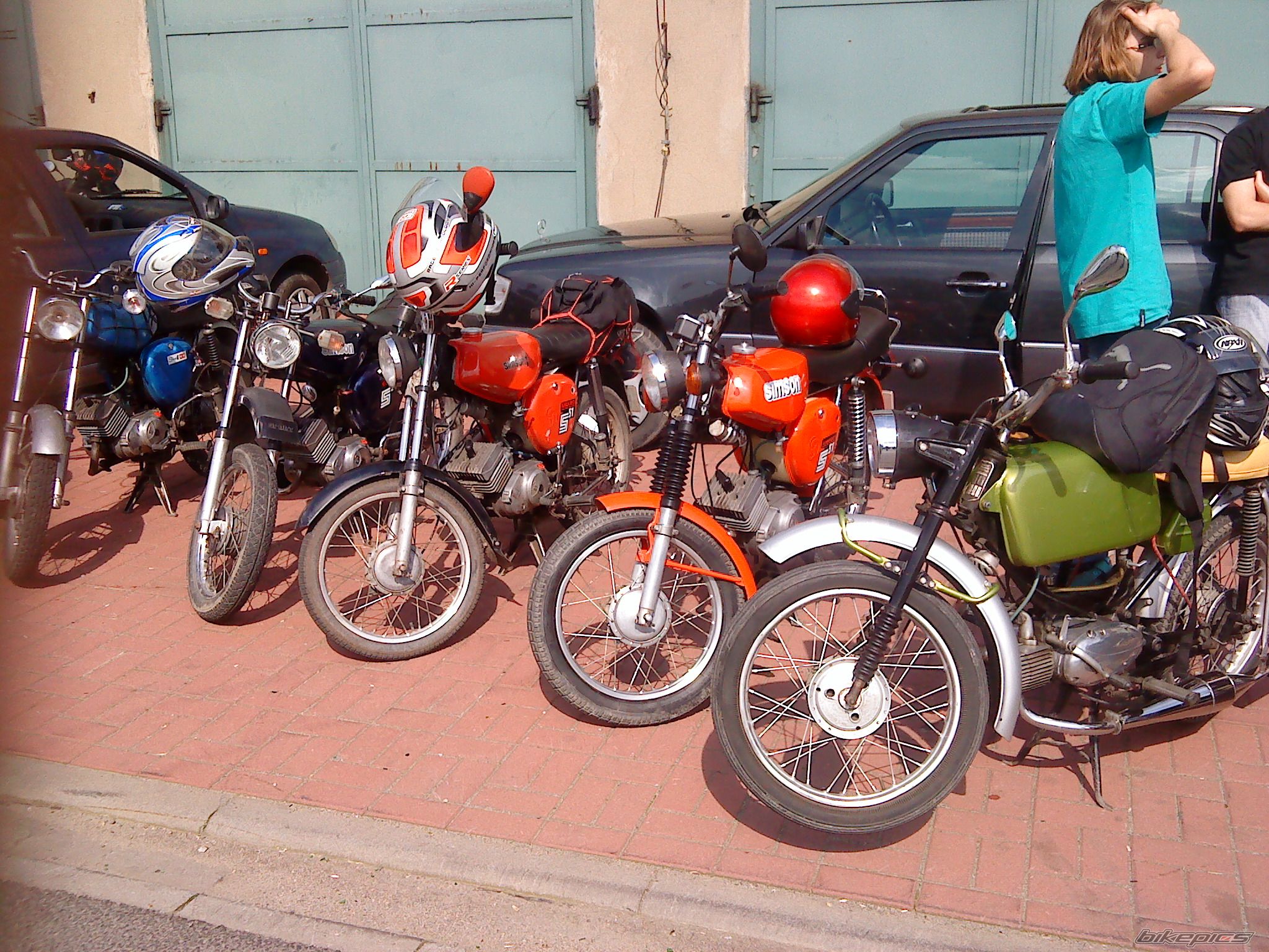 Photo 1976105