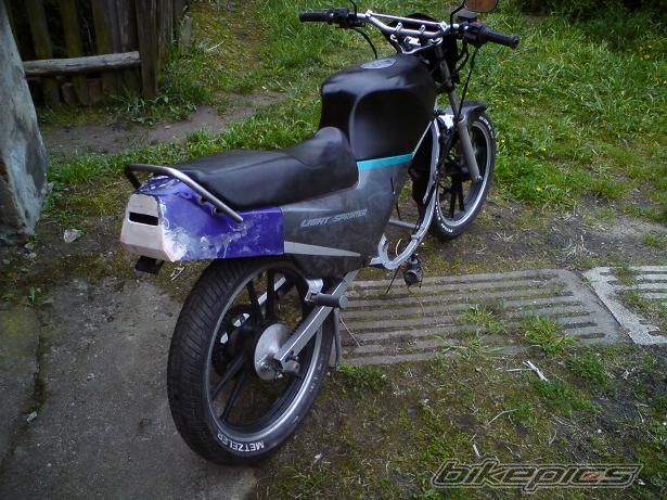 Photo 1976282
