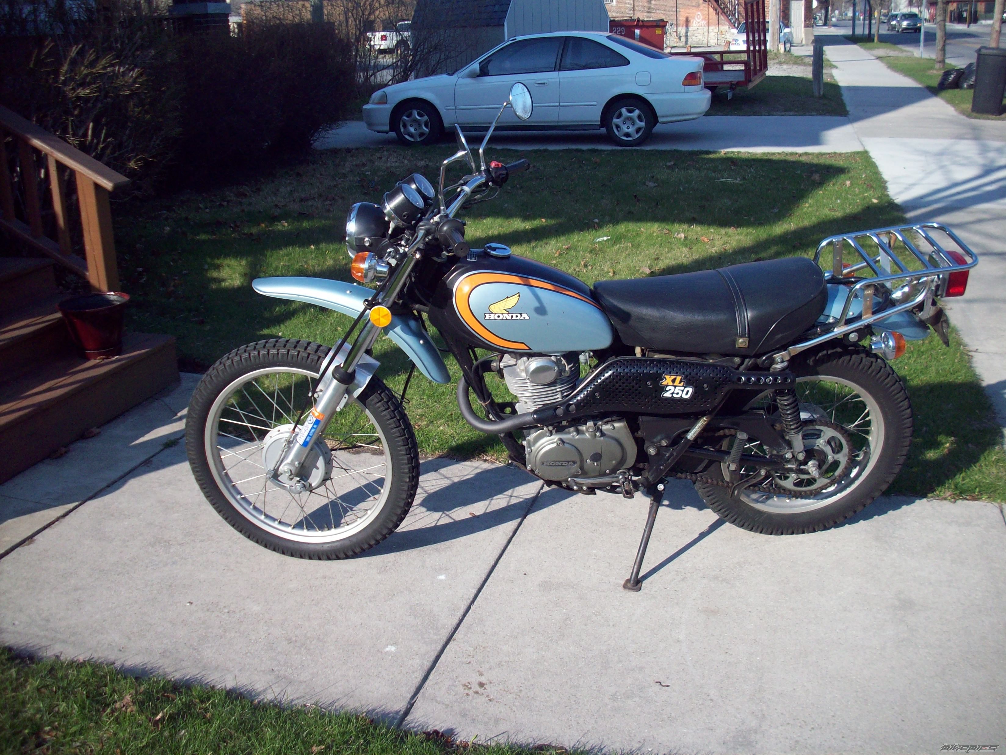 Photo 1976403