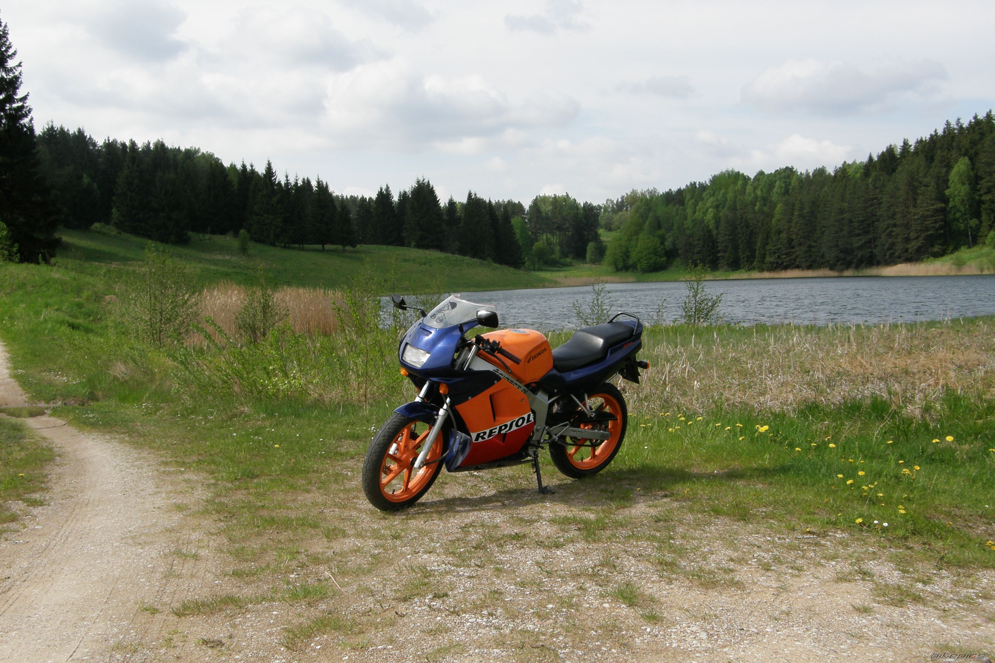 Photo 1976673