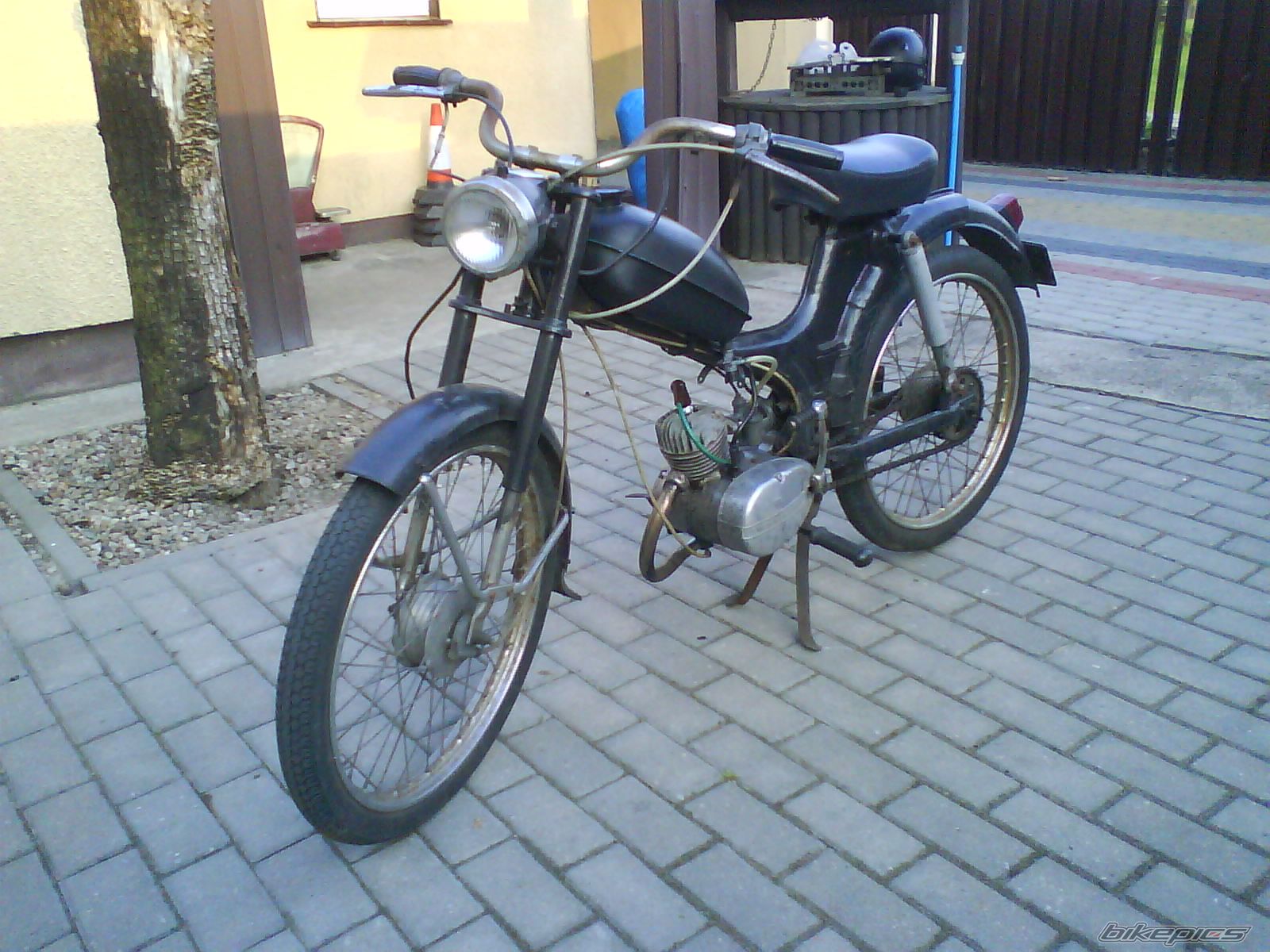 Photo 1977410
