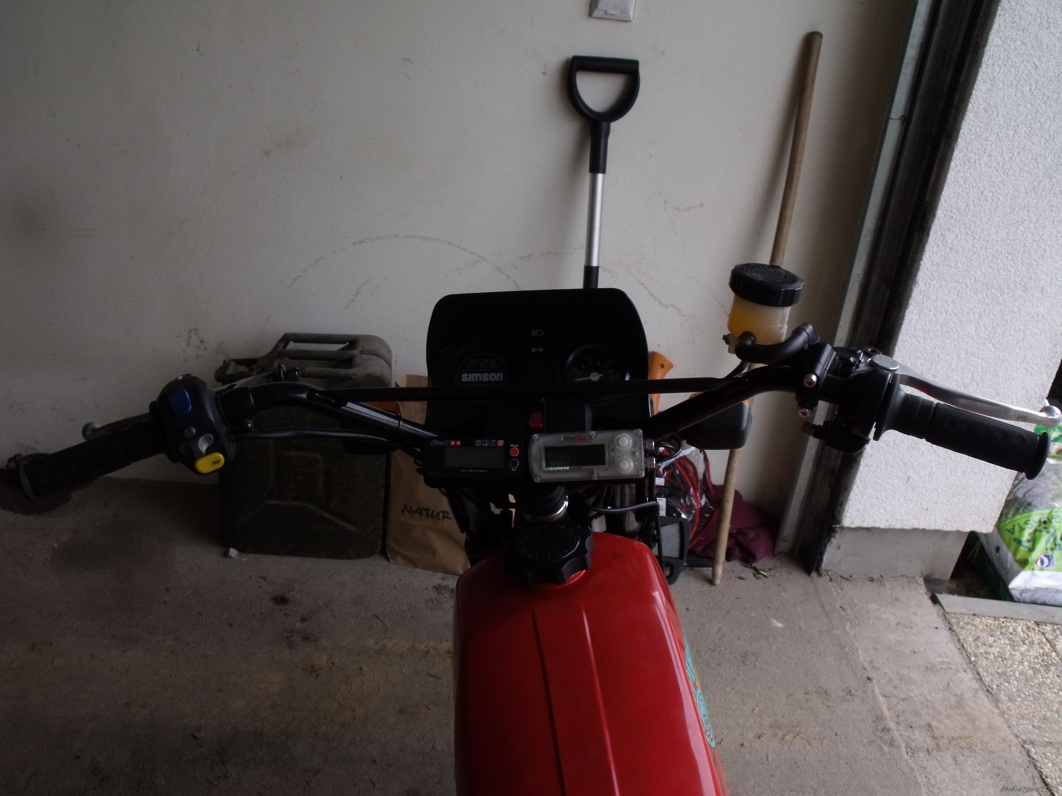 Photo 1977835