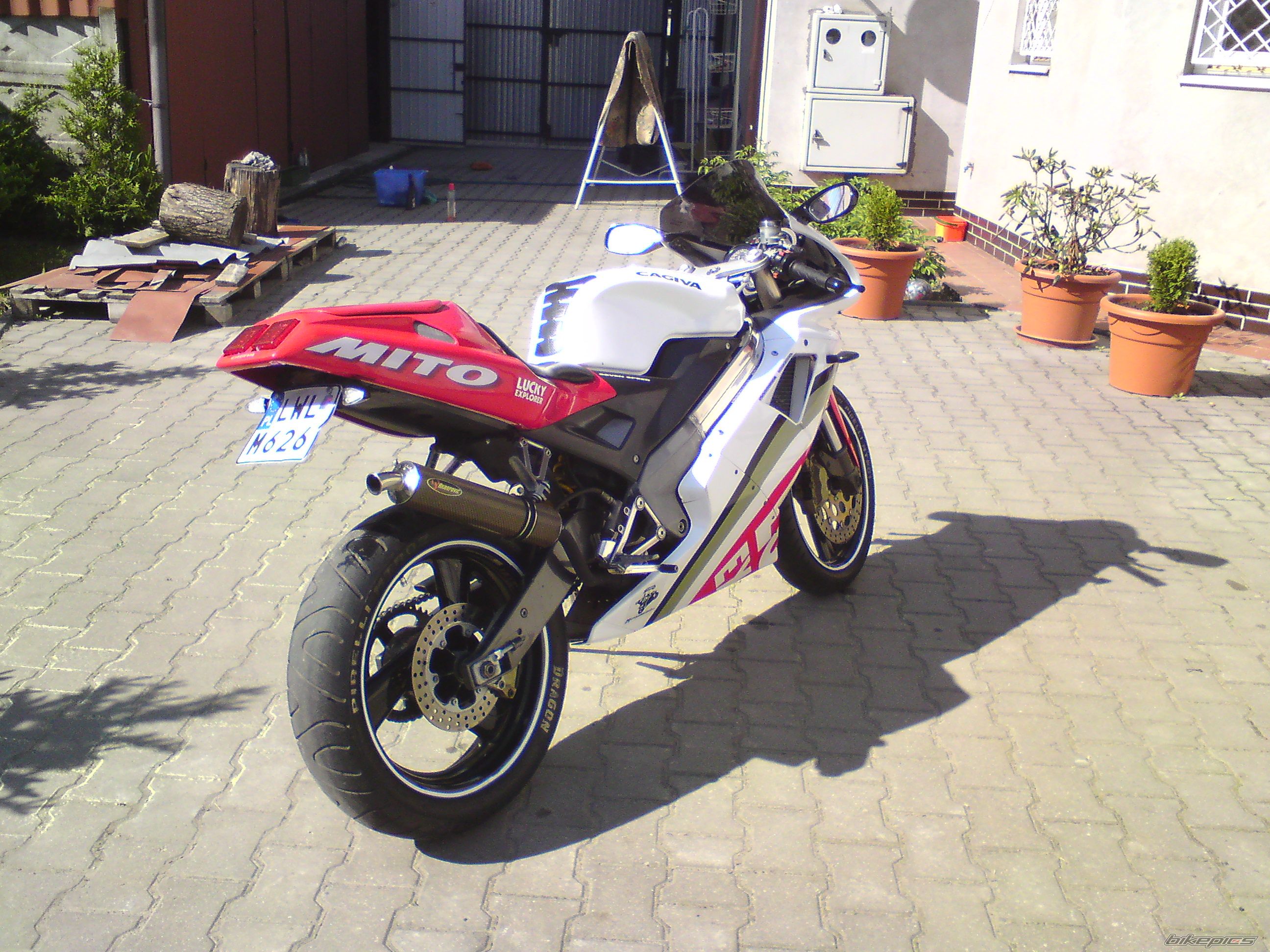 Photo 1977856