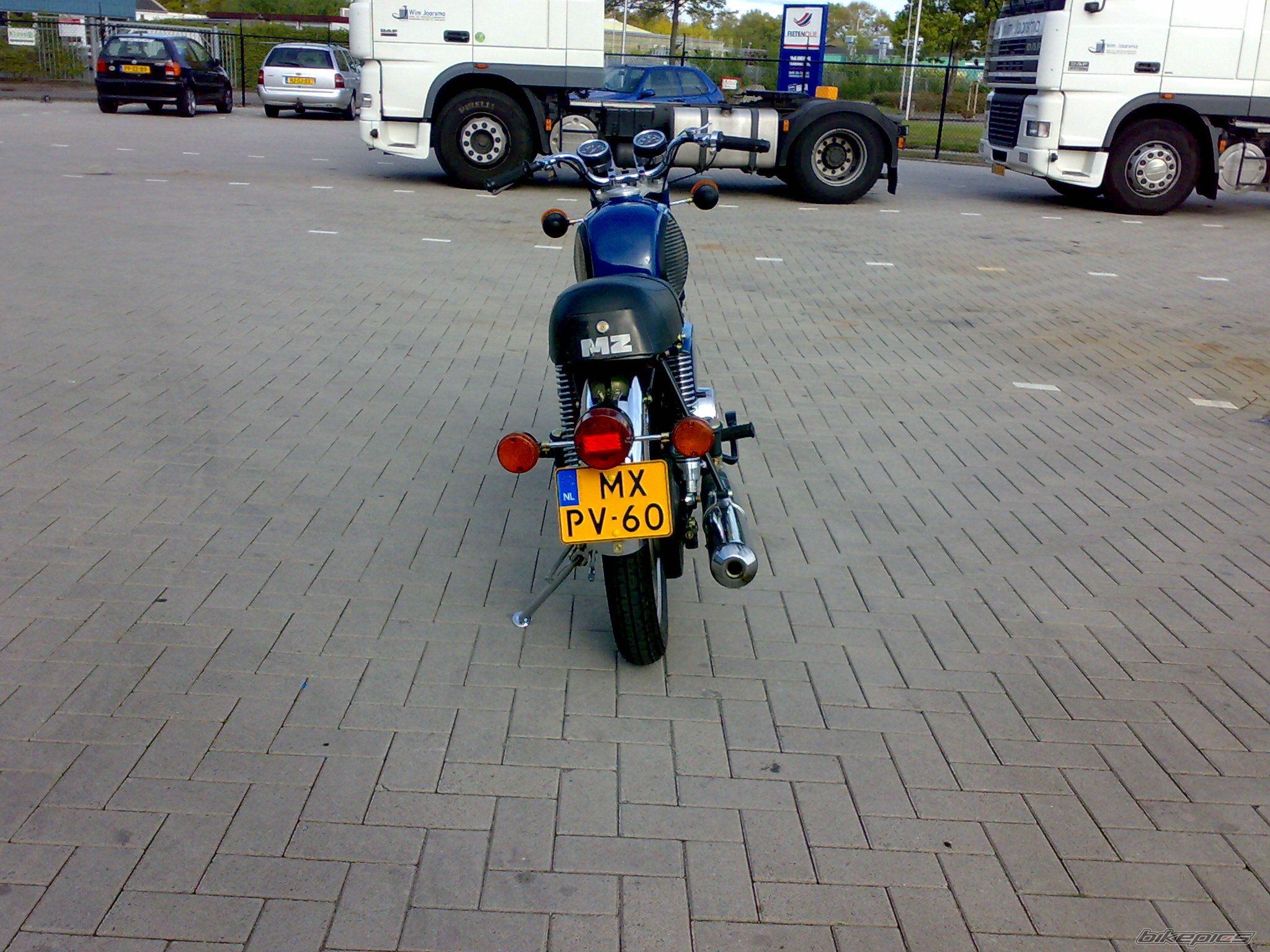 Photo 1978143