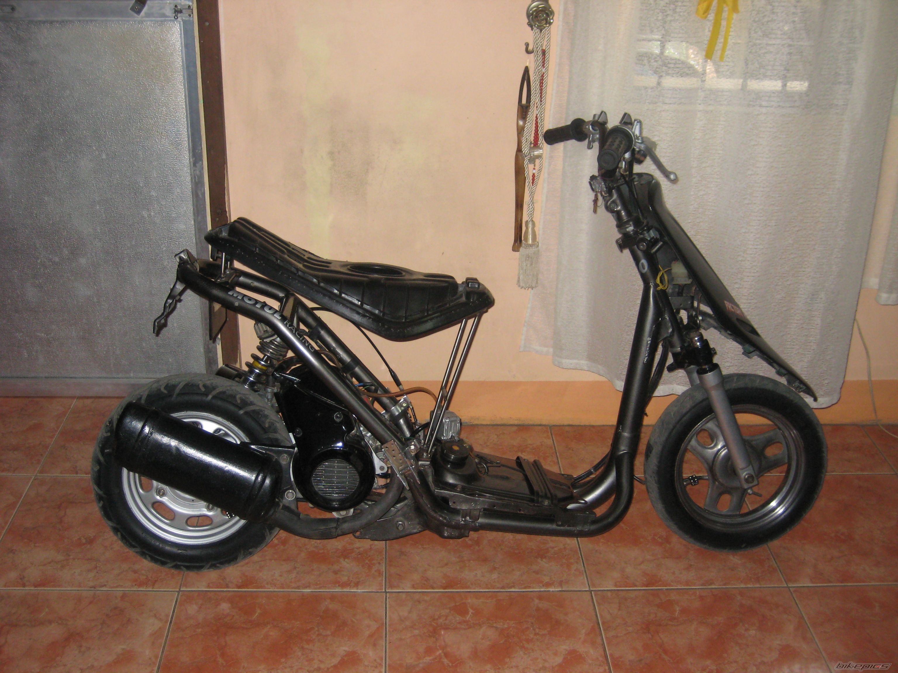 Photo 1978152