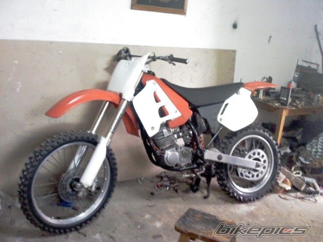 Photo 1978745