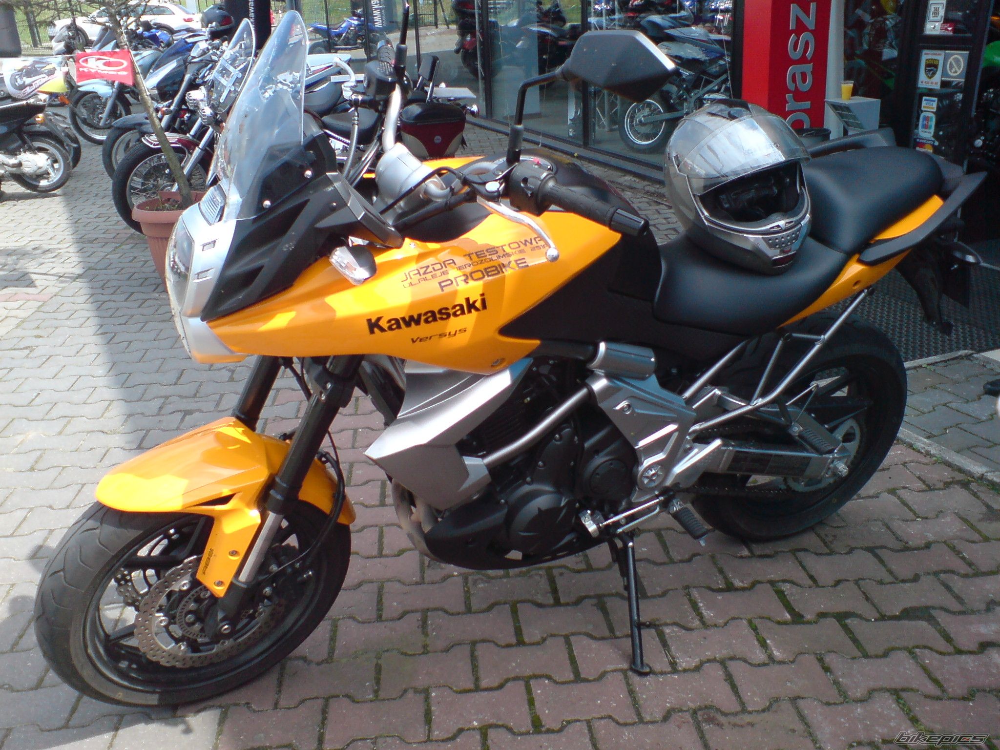 Photo 1980588