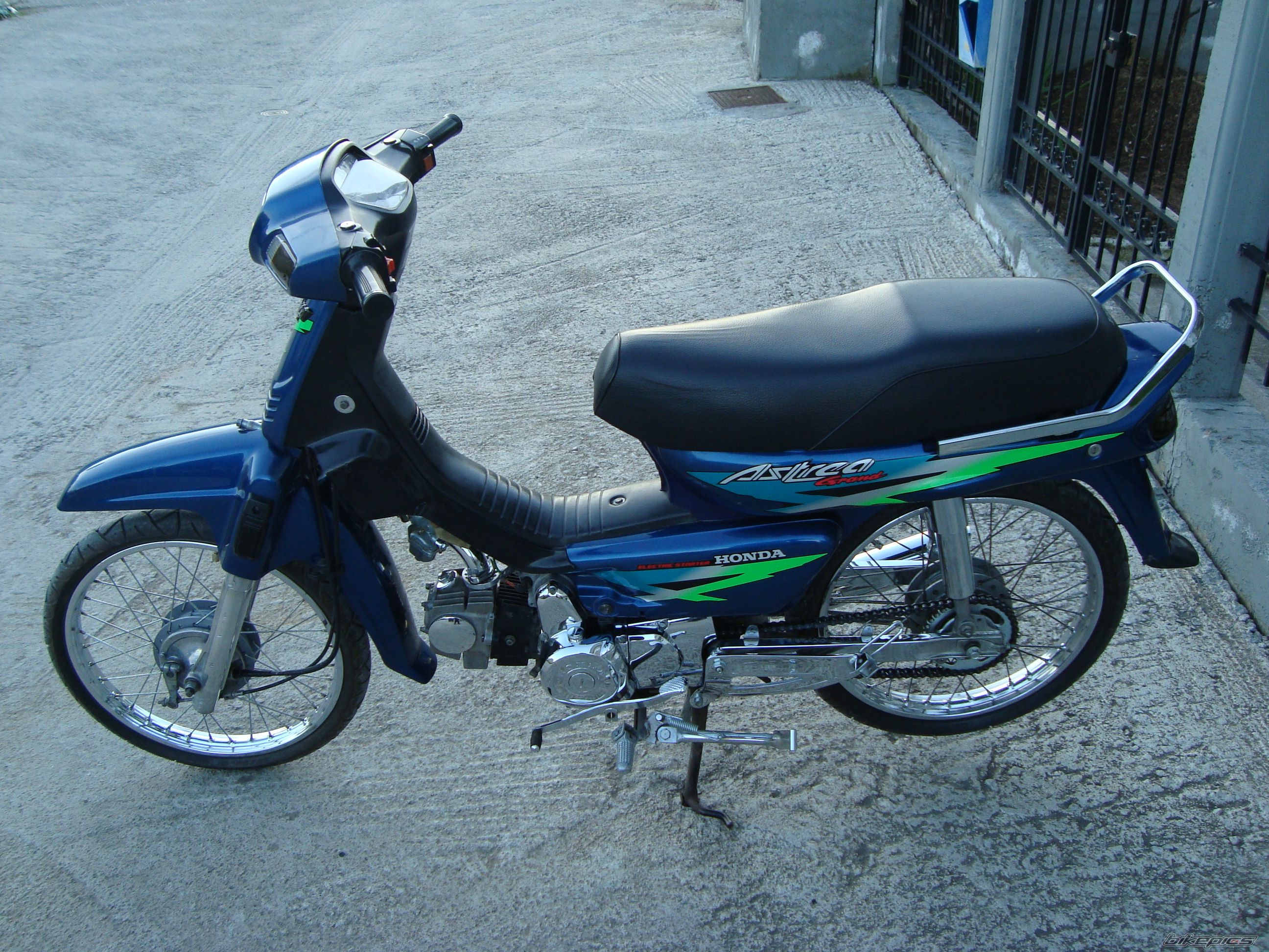 Photo 1983844
