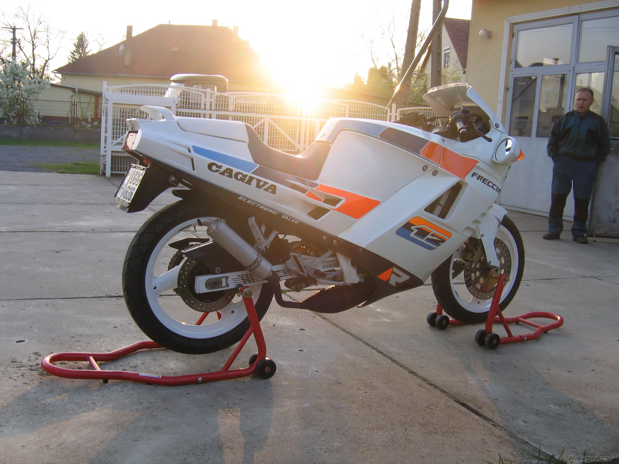 Bike Photo 1984424