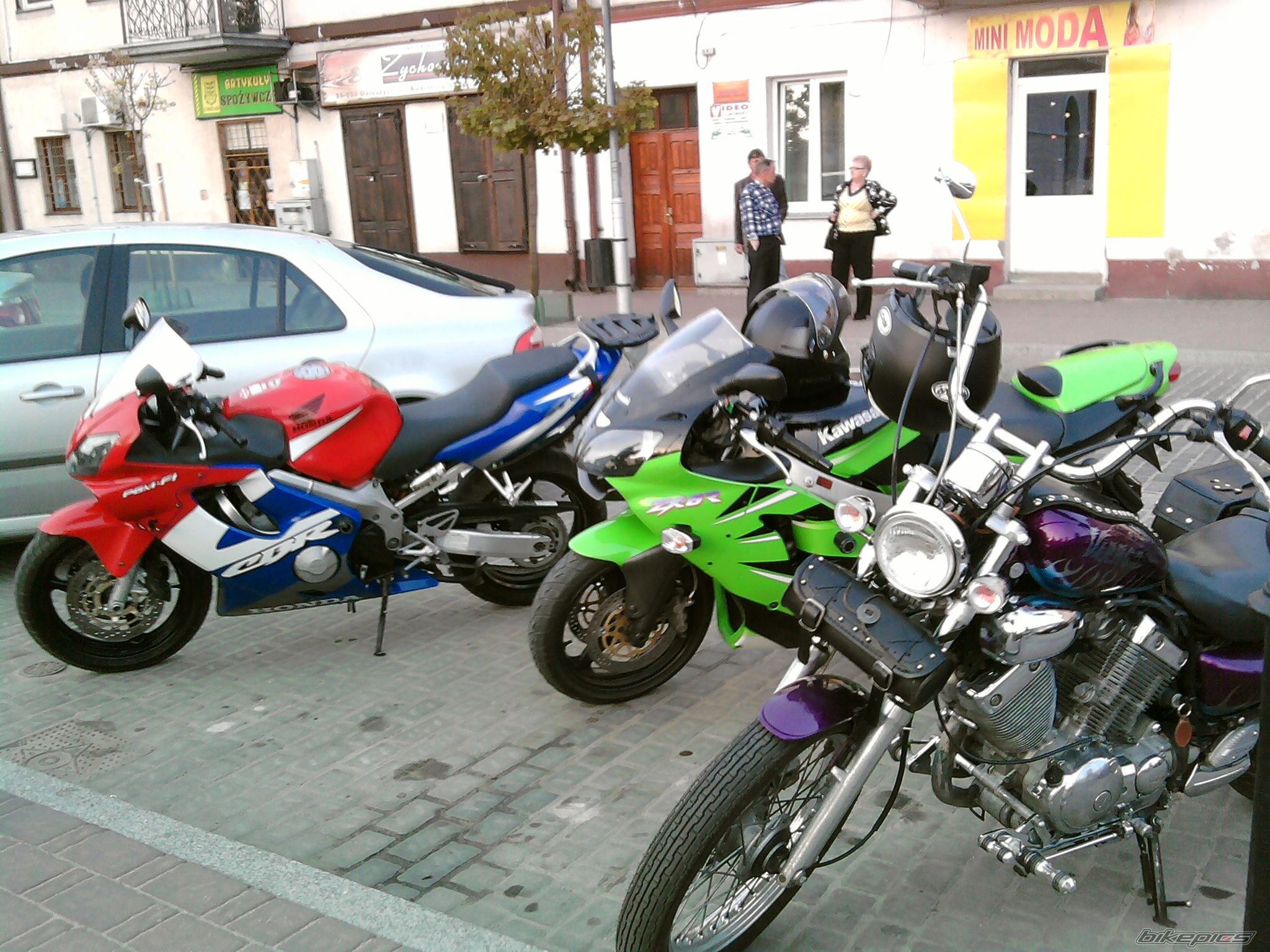Photo 1984447