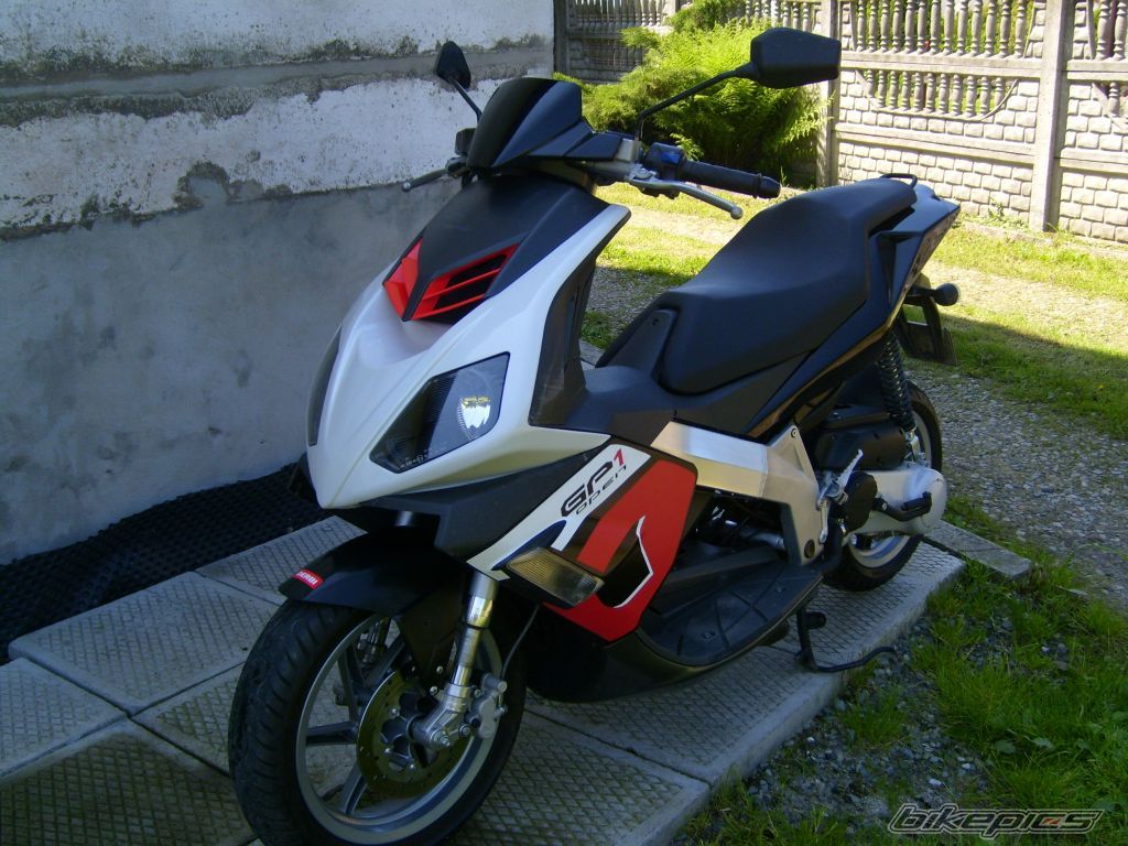 Photo 1984883
