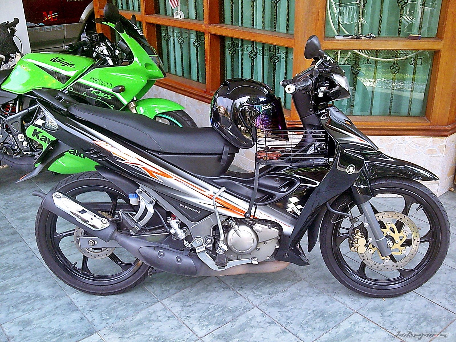 Photo 1985800