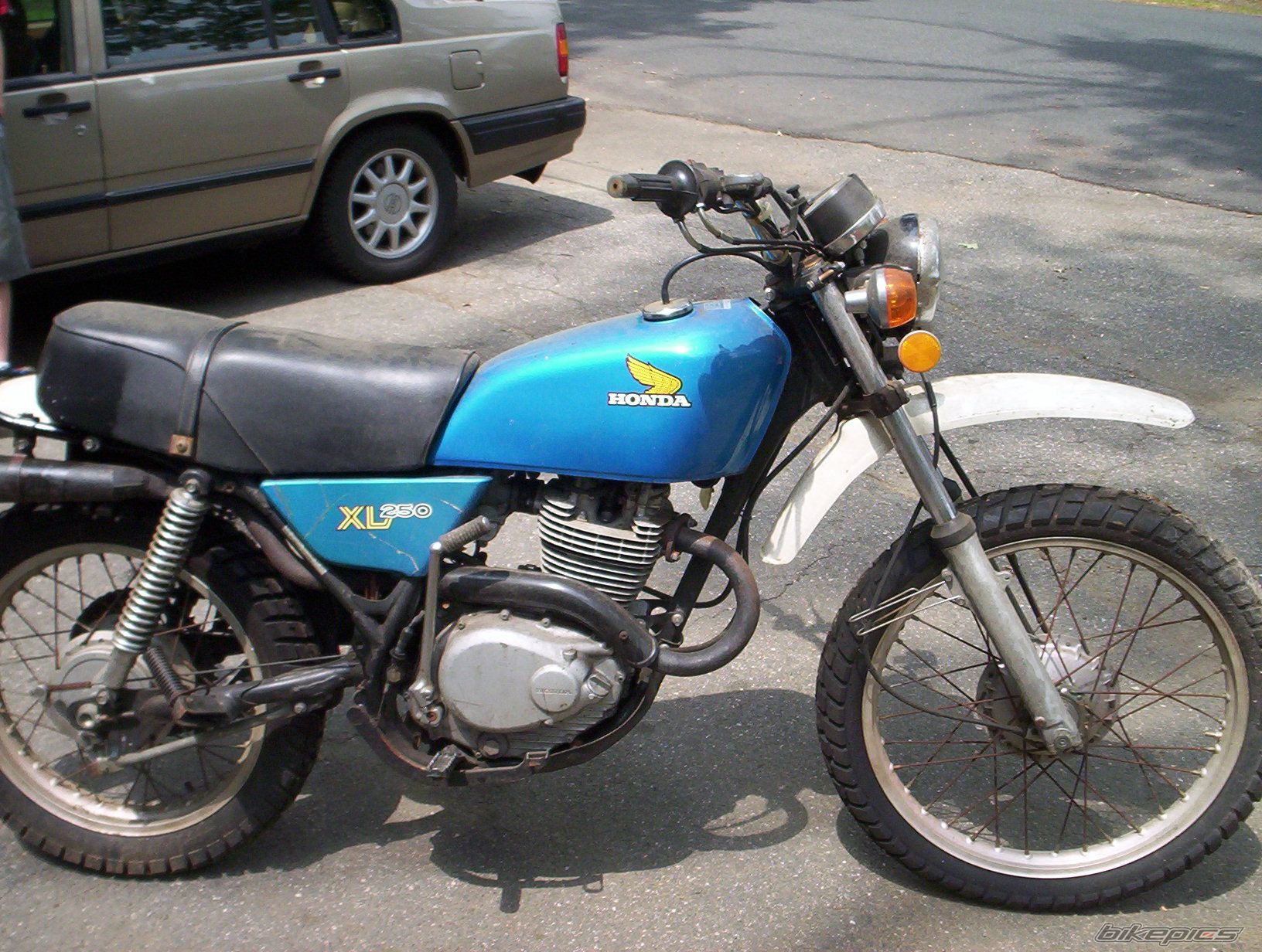 Photo 1985857