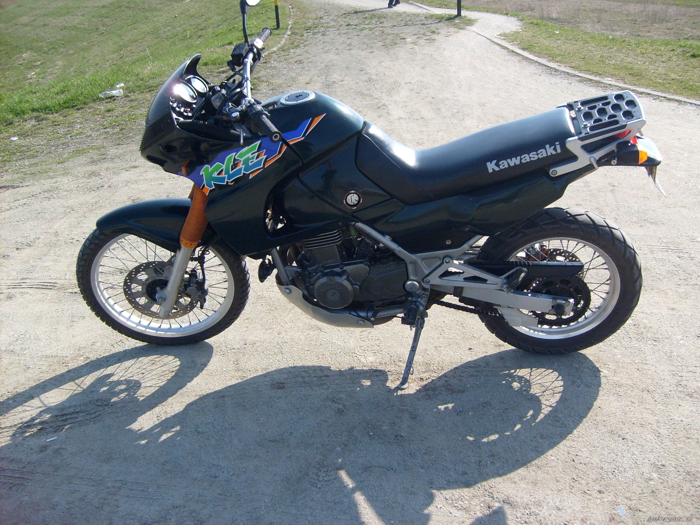 Photo 1985950