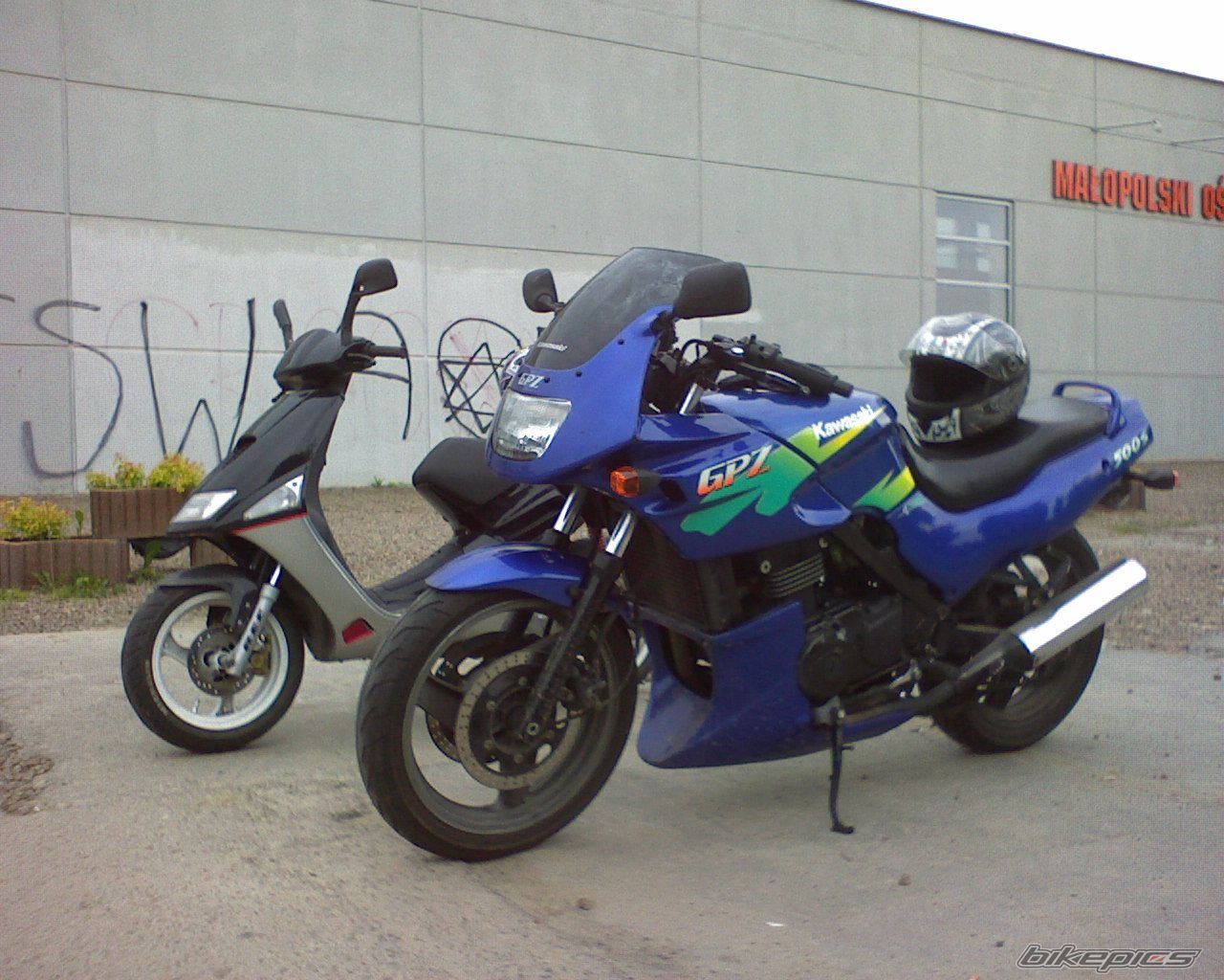 Photo 1985957
