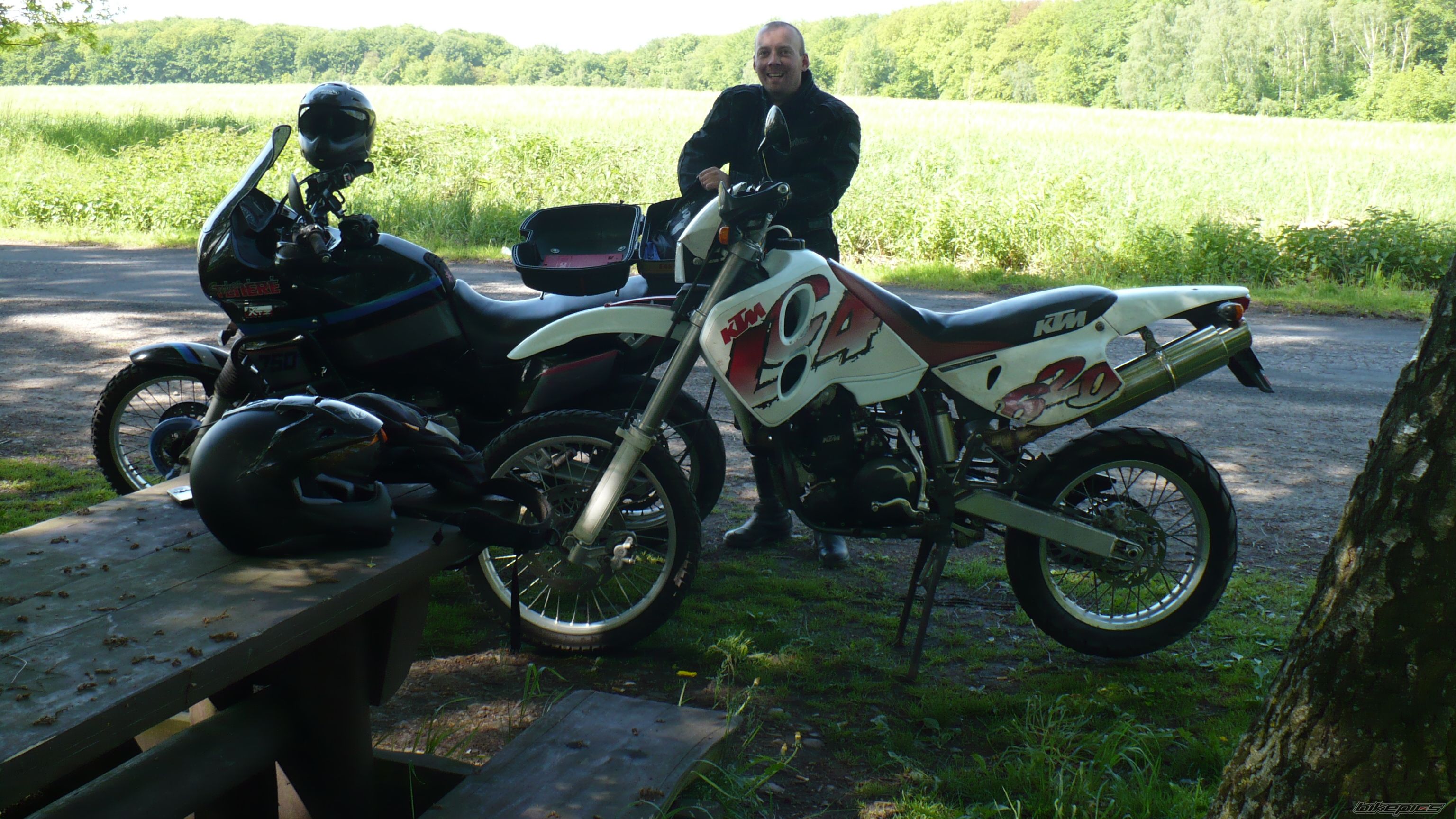 Photo 1985961