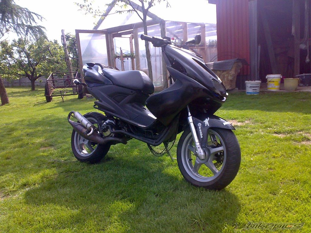 Photo 1985978