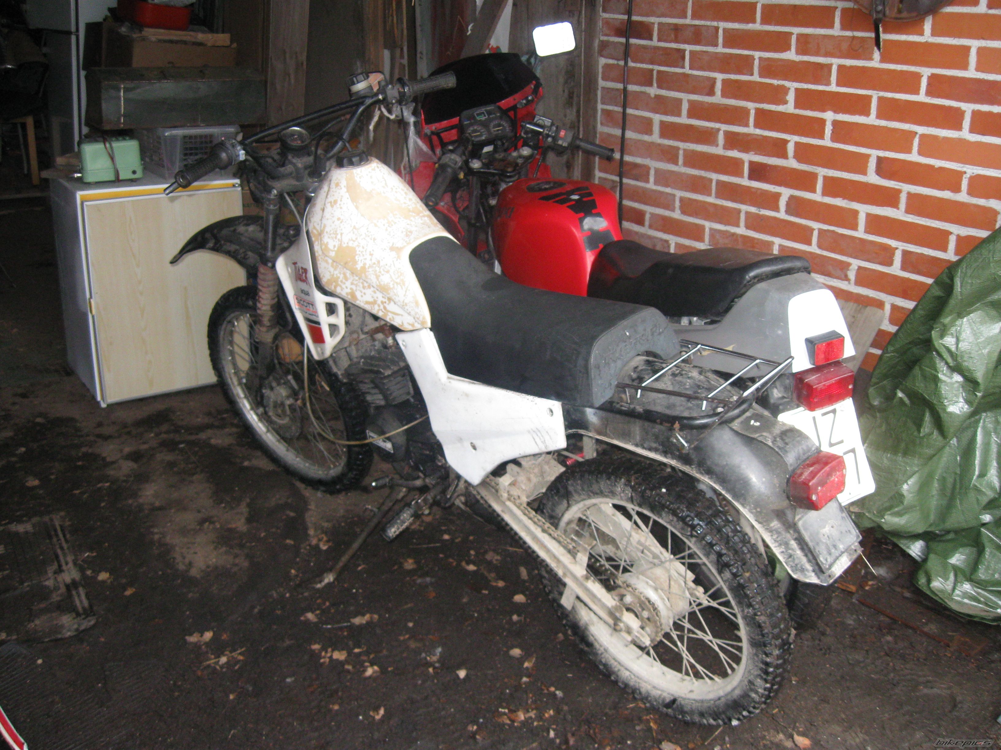 Photo 1985997
