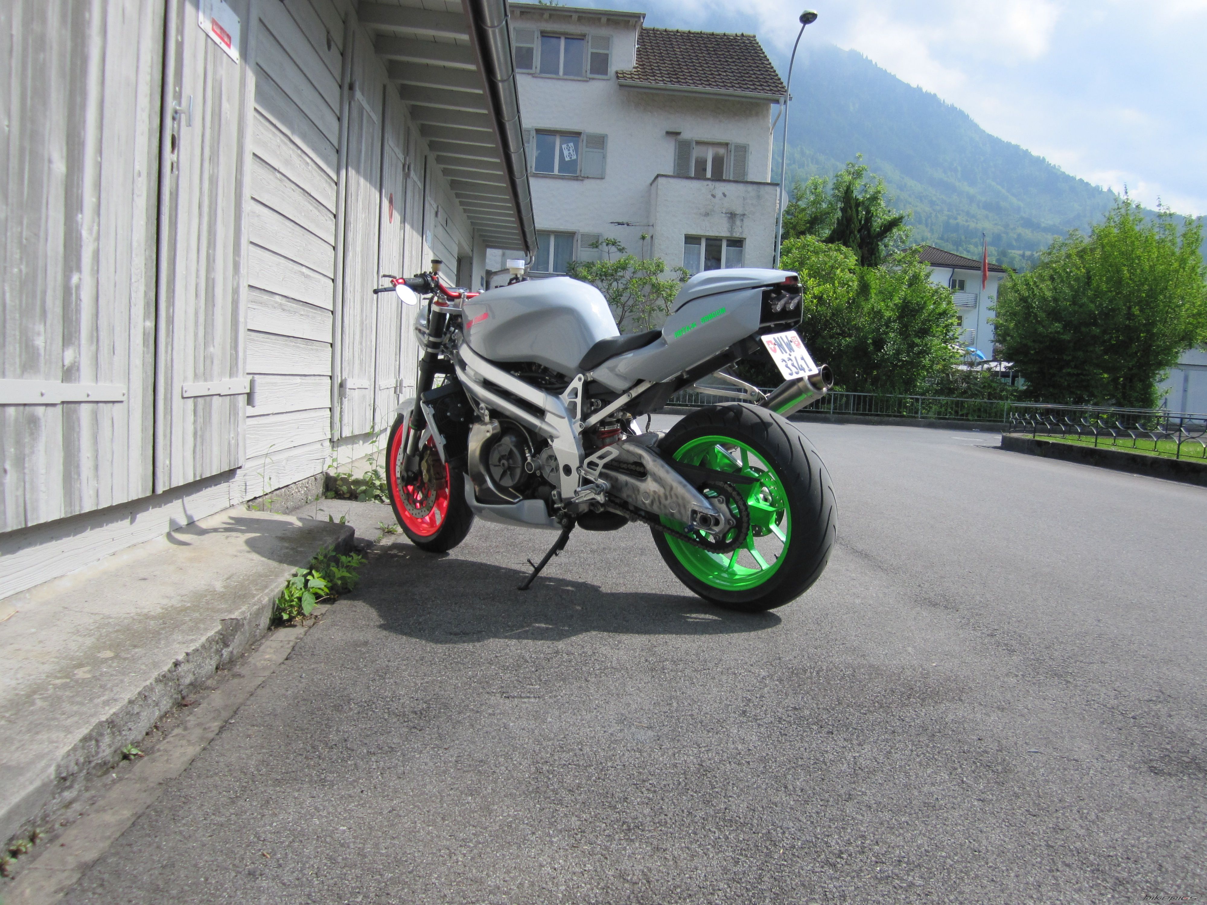 Bike Photo 1986036