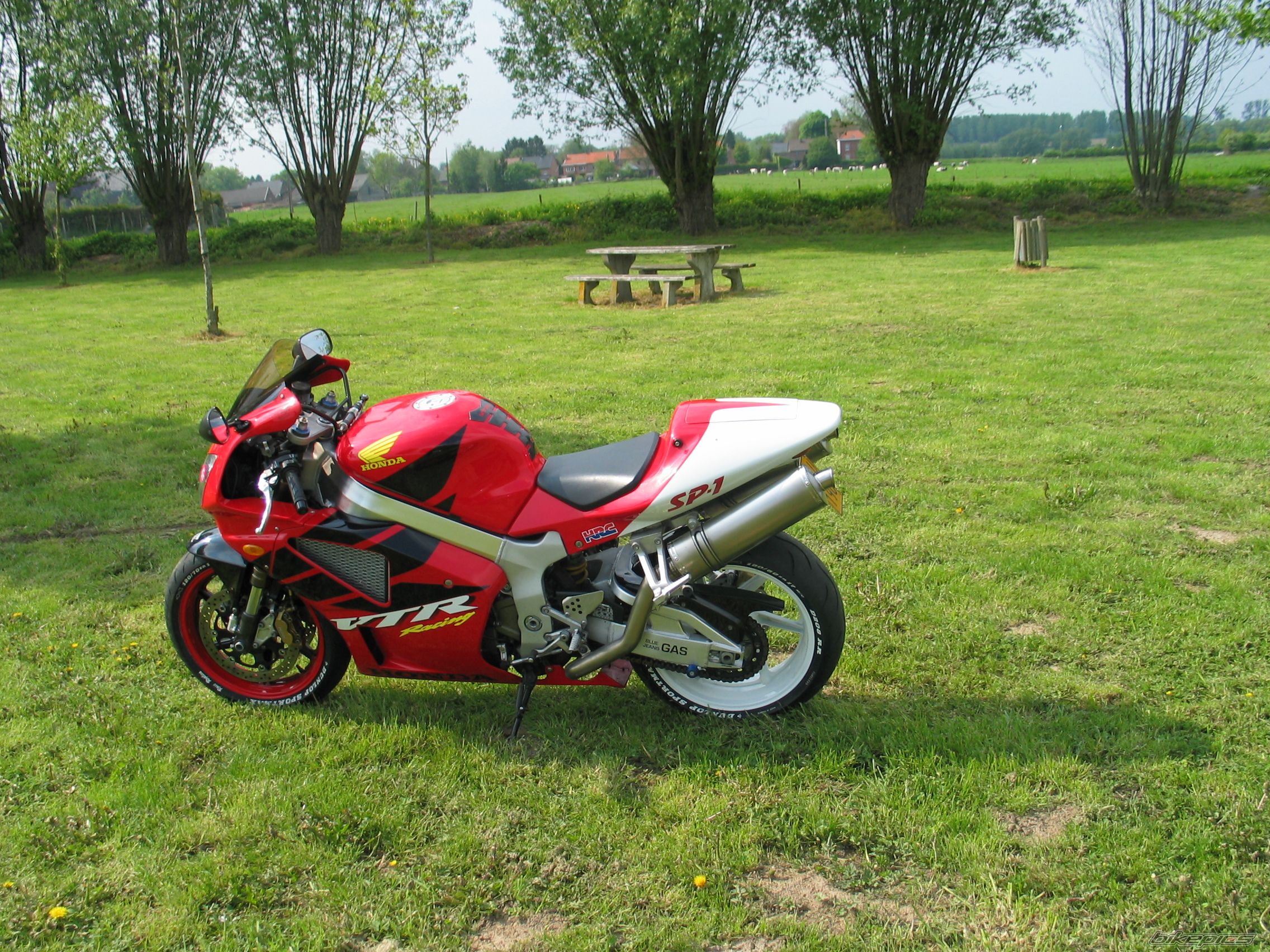 Photo 1987914