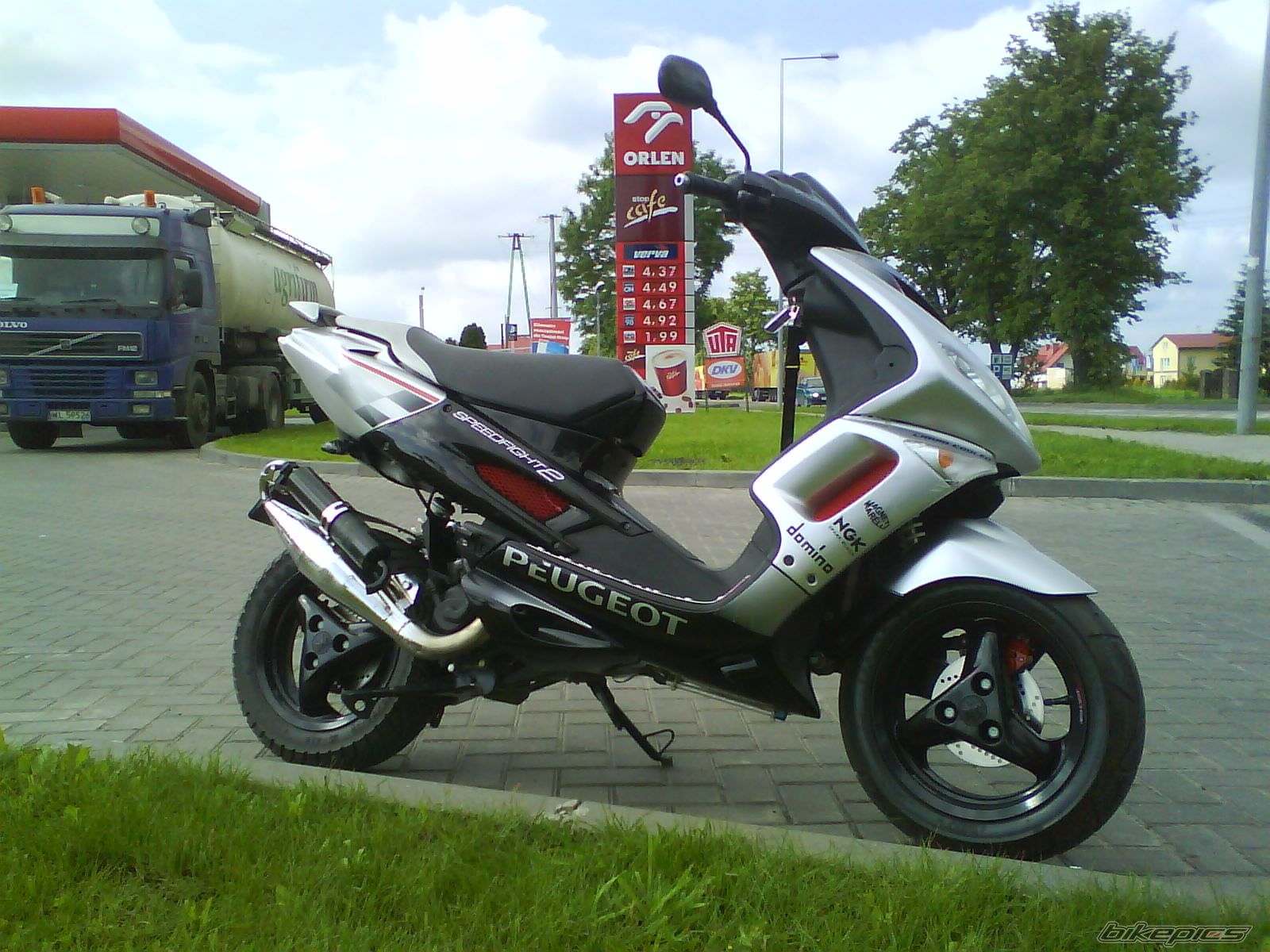 Photo 1987948