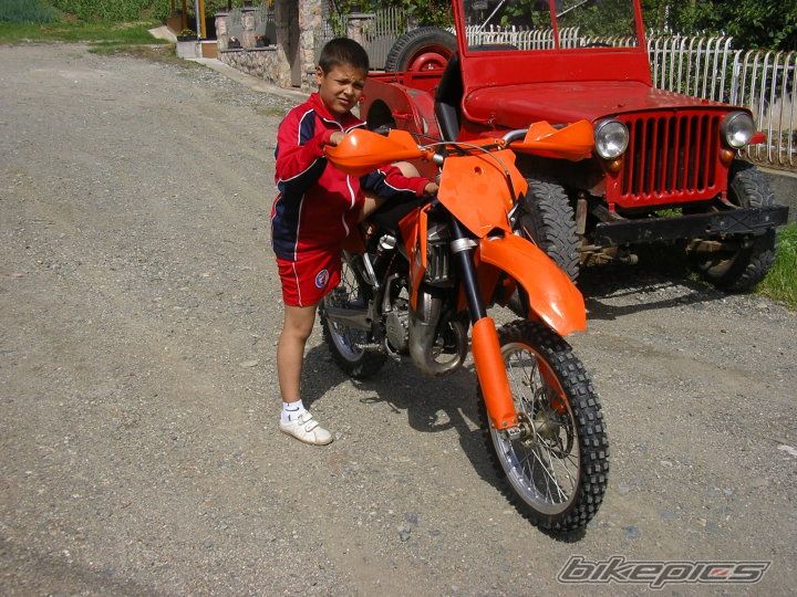 Photo 1987997