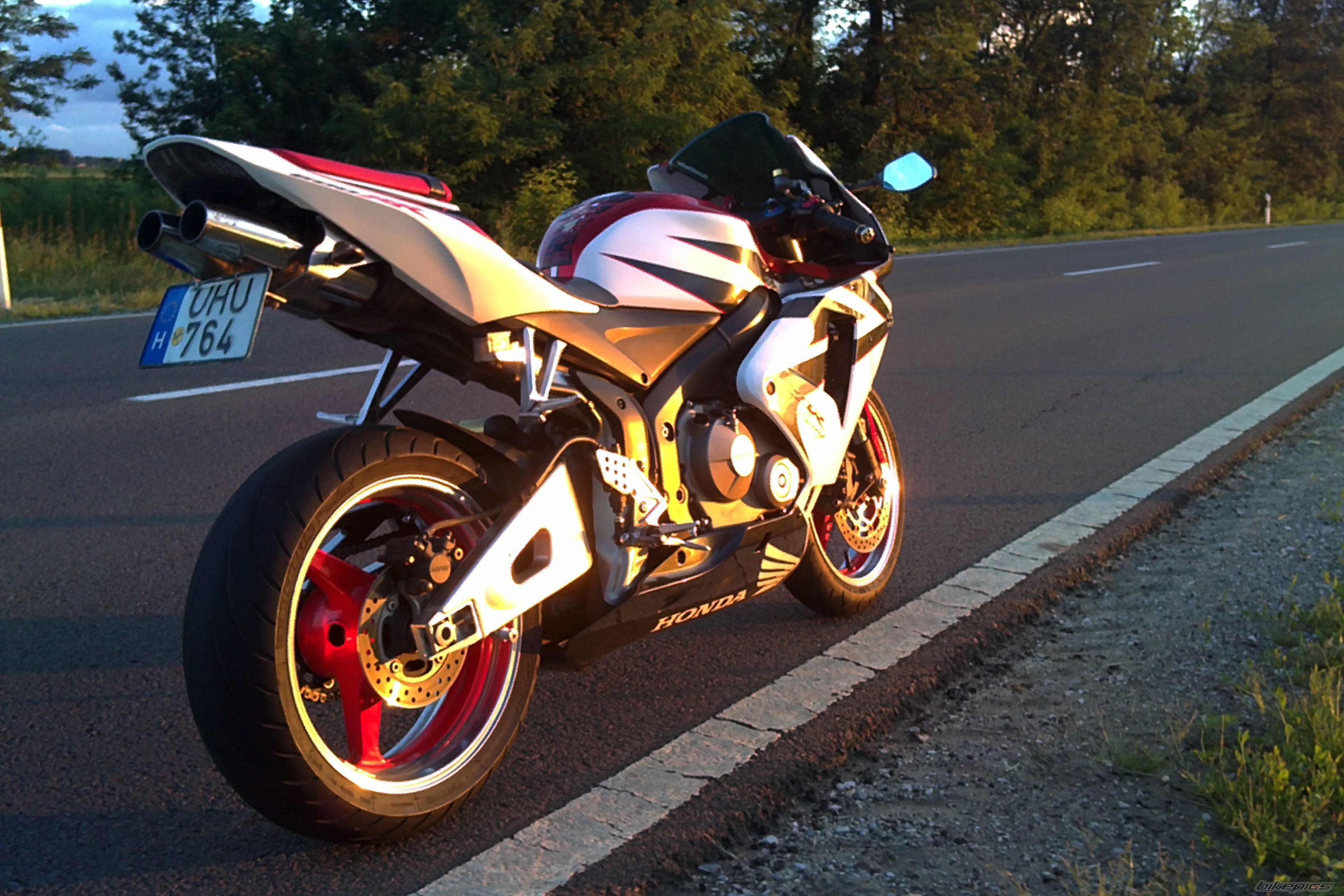 Bike Photo 1989509