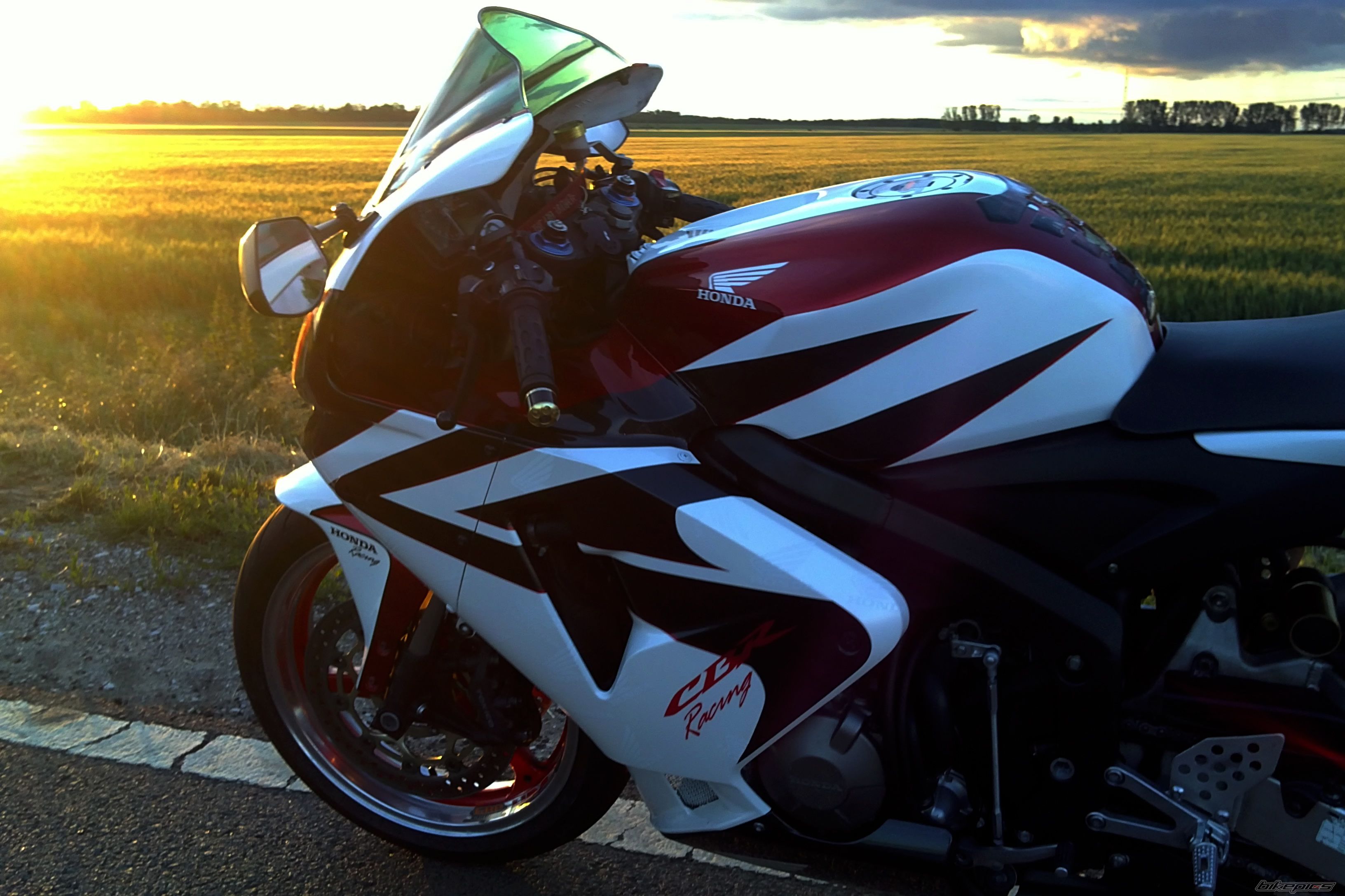Bike Photo 1989516