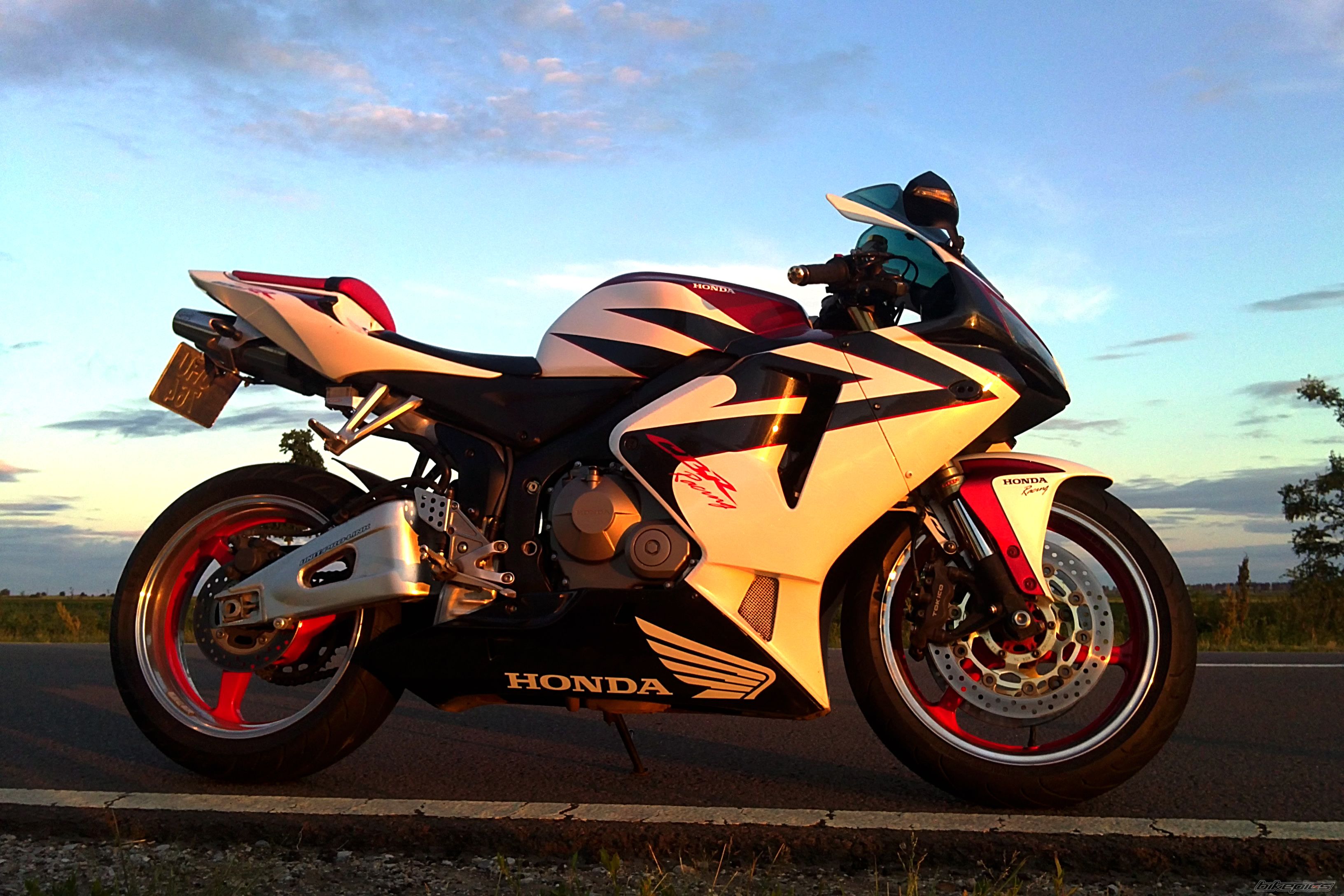 Bike Photo 1989517