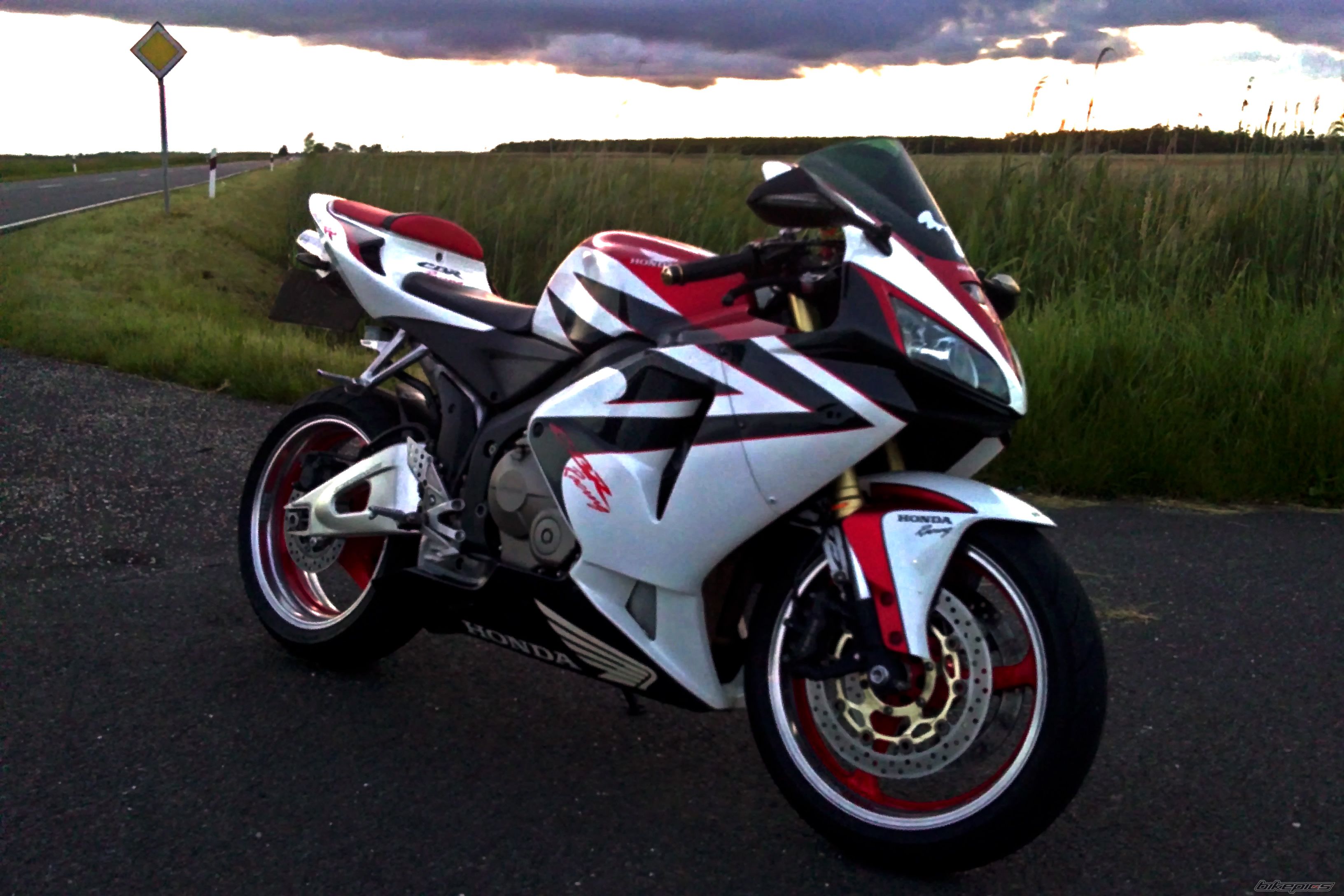 Bike Photo 1989520