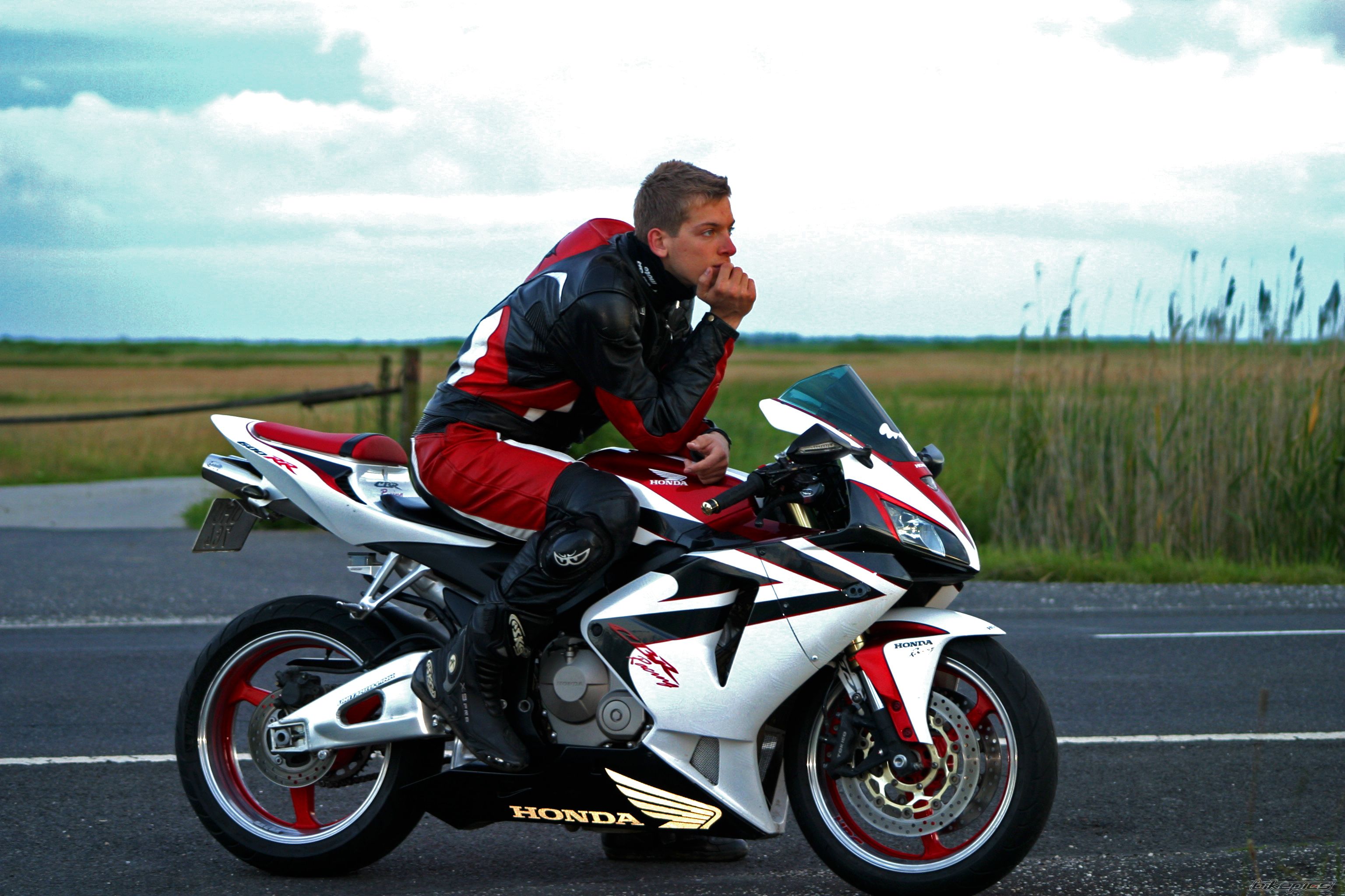 Bike Photo 1989533
