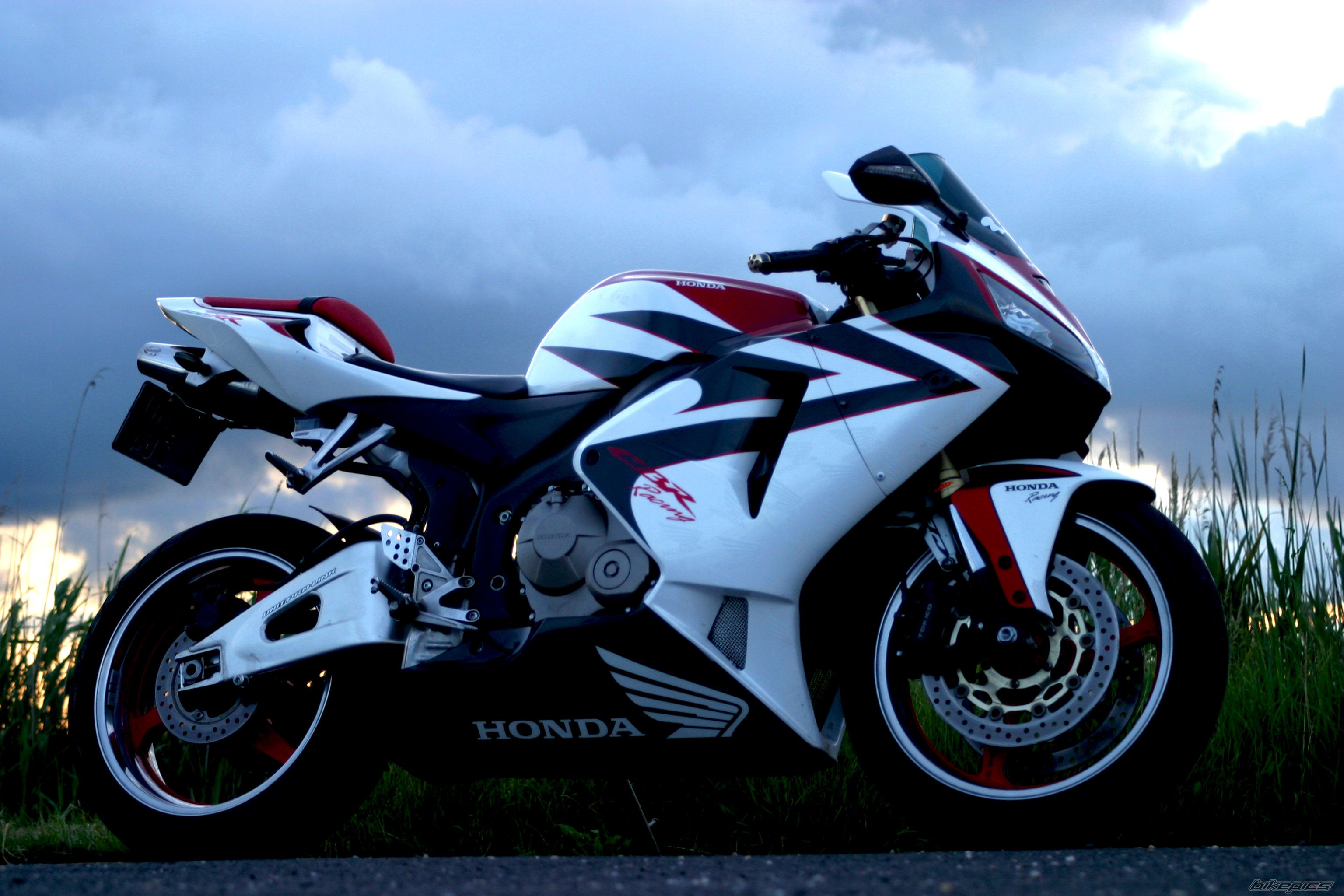 Bike Photo 1989548