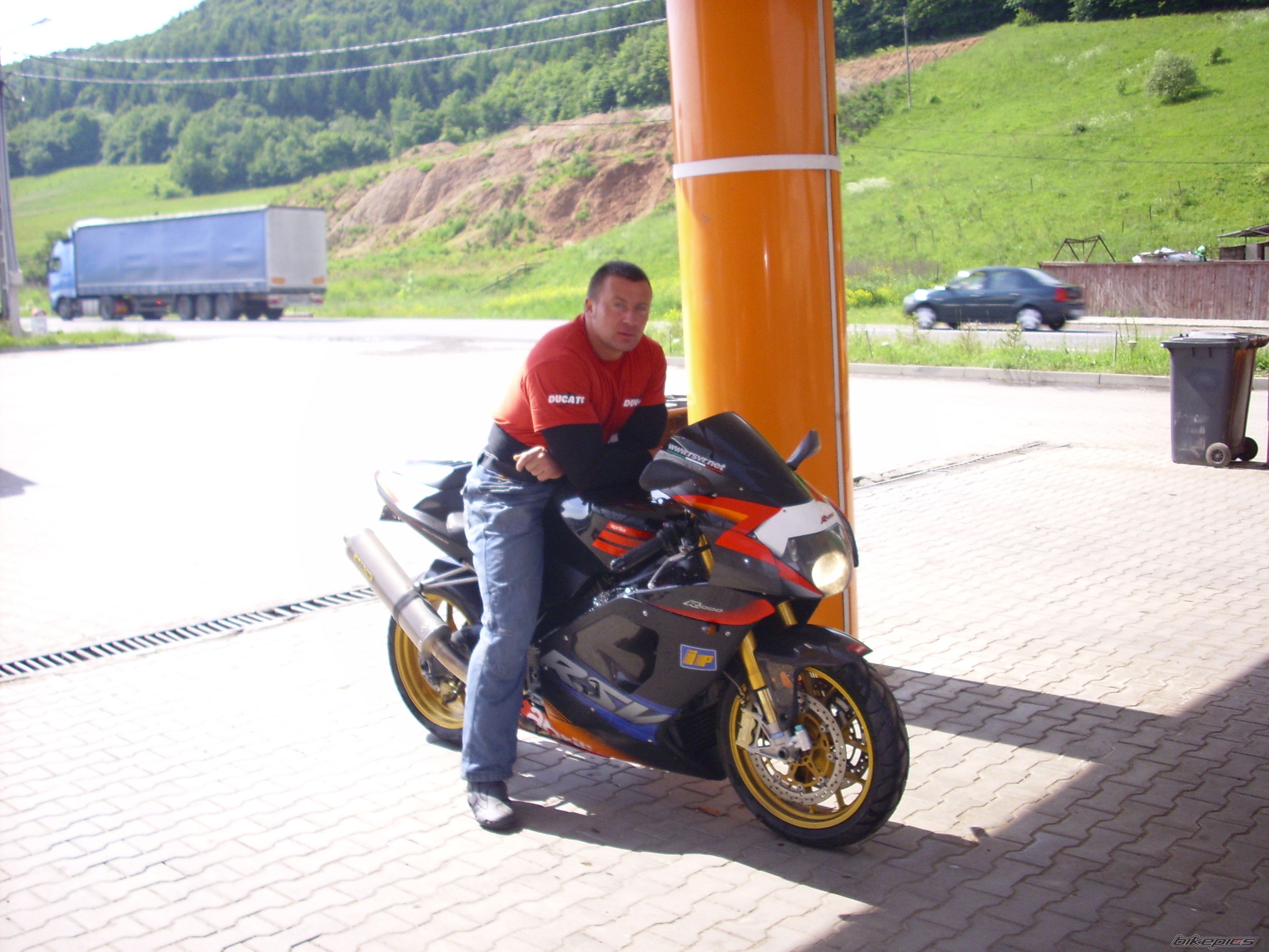 Bike Photo 1990108