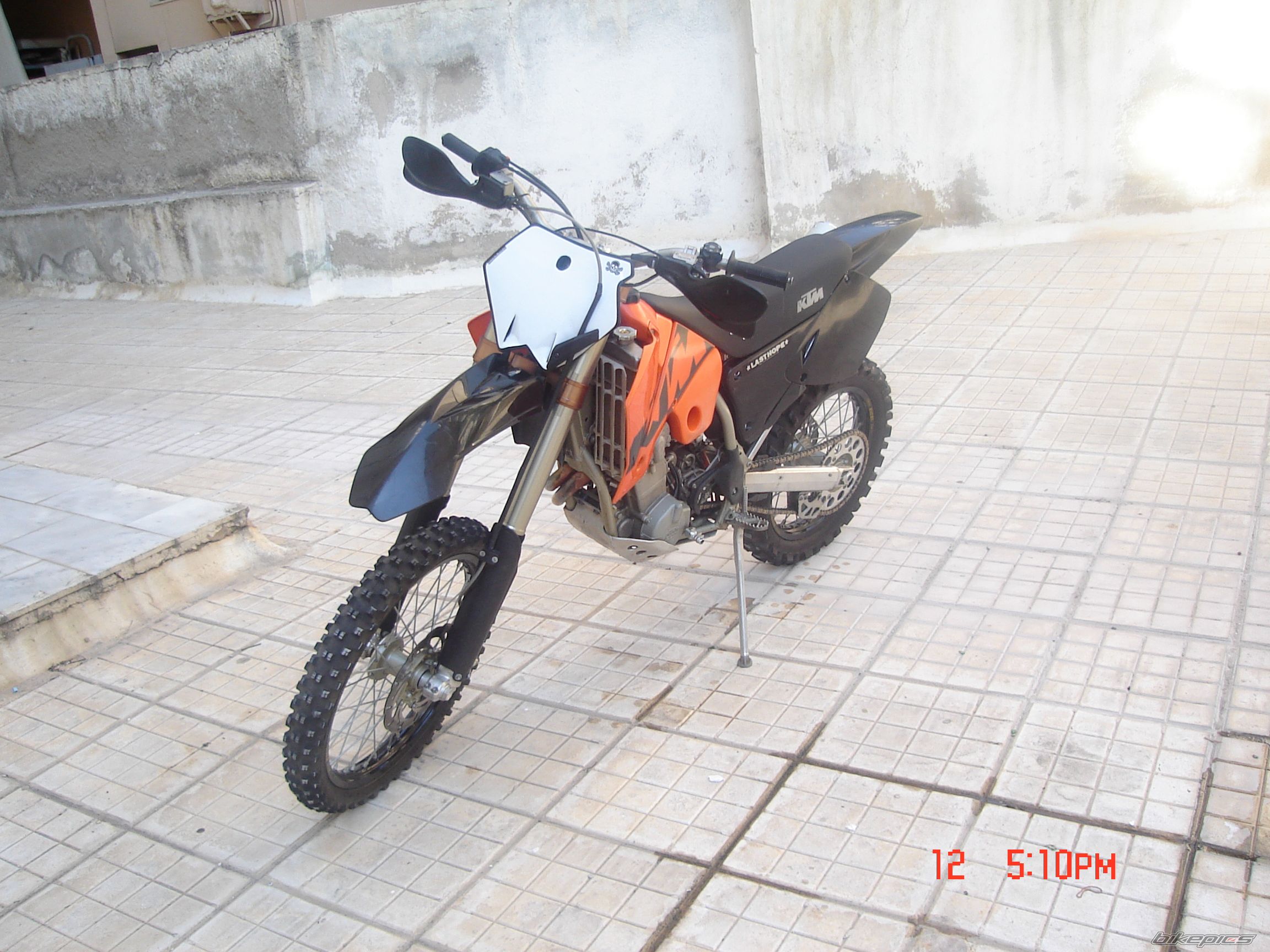 Photo 1990342